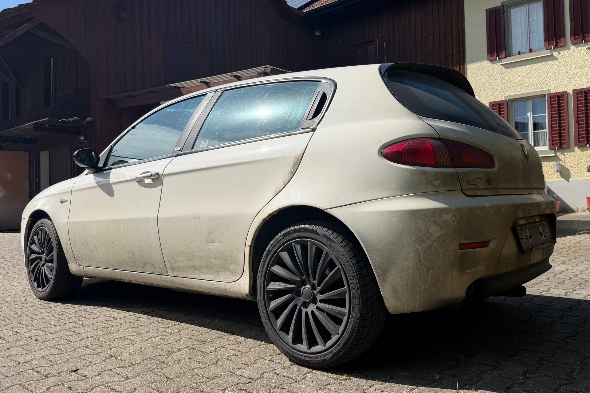 ALFA ROMEO 147 1.9 16V JTD Progression-image-3