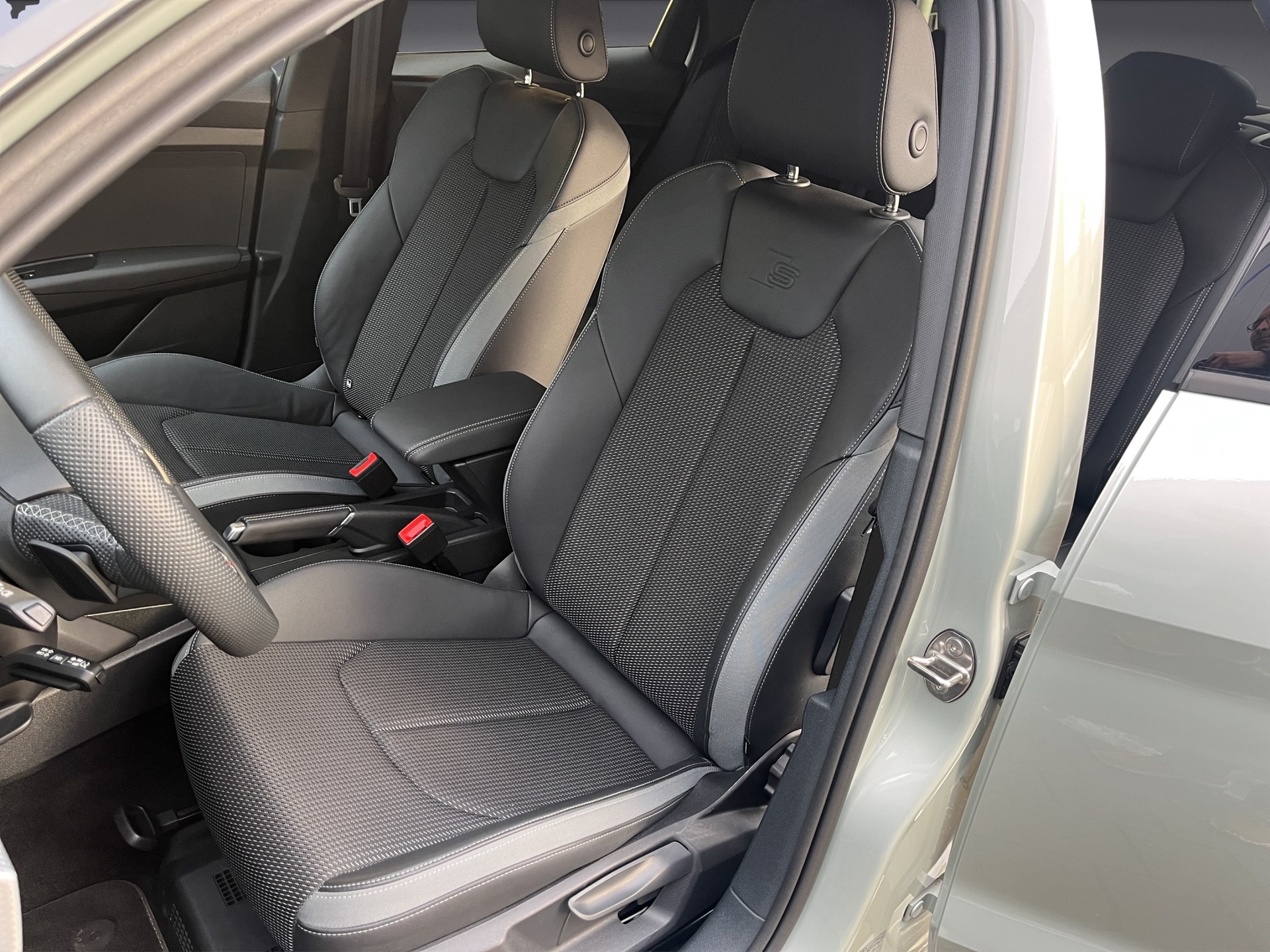 AUDI A1 Sportback 40 TFSI S Line S-tronic*Tausilber, 207Ps, (5-Jahre Garantie)-image-9