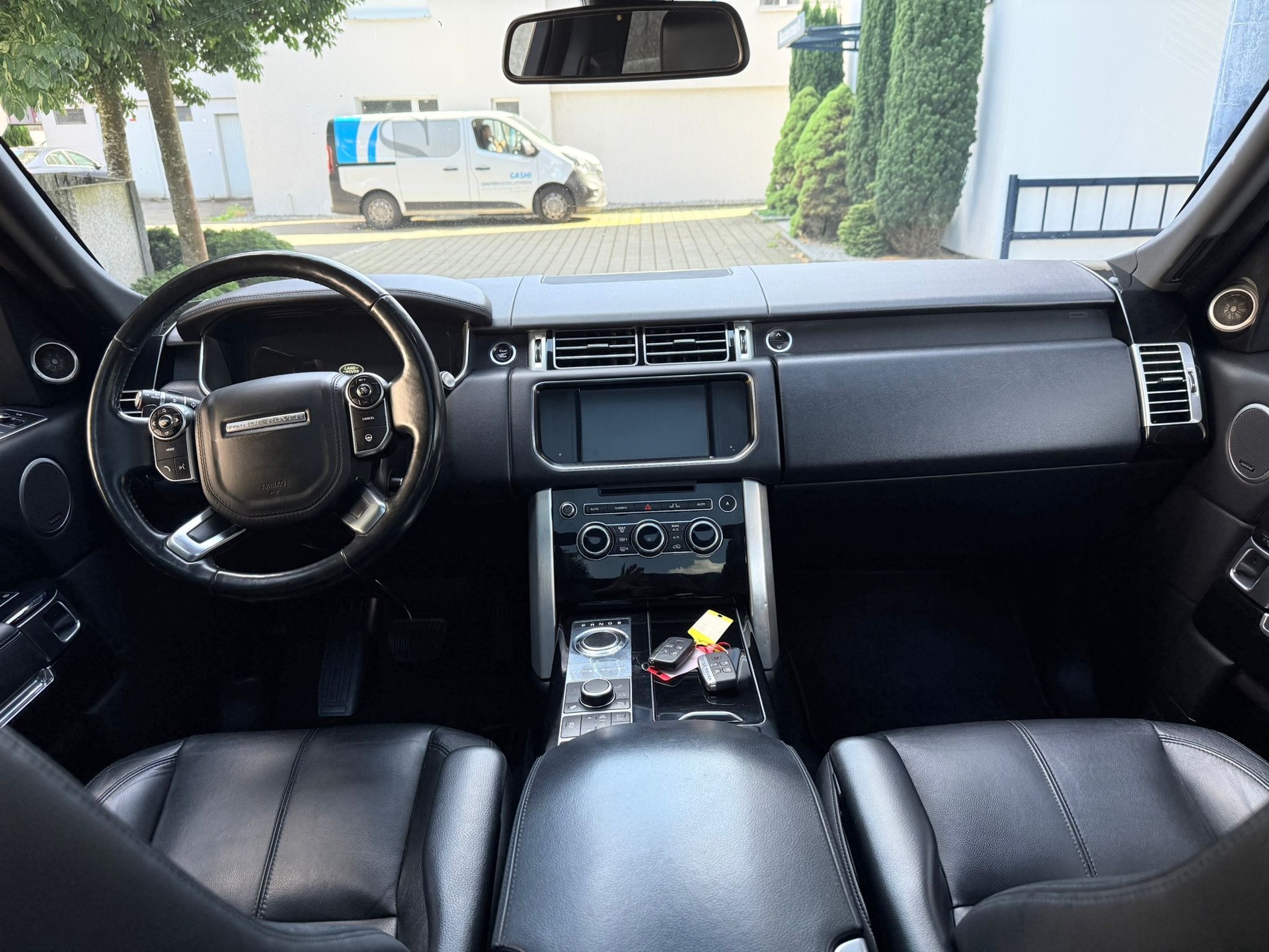 LAND ROVER Range Rover 3.0 TDV6 Vogue Automatic-image-8