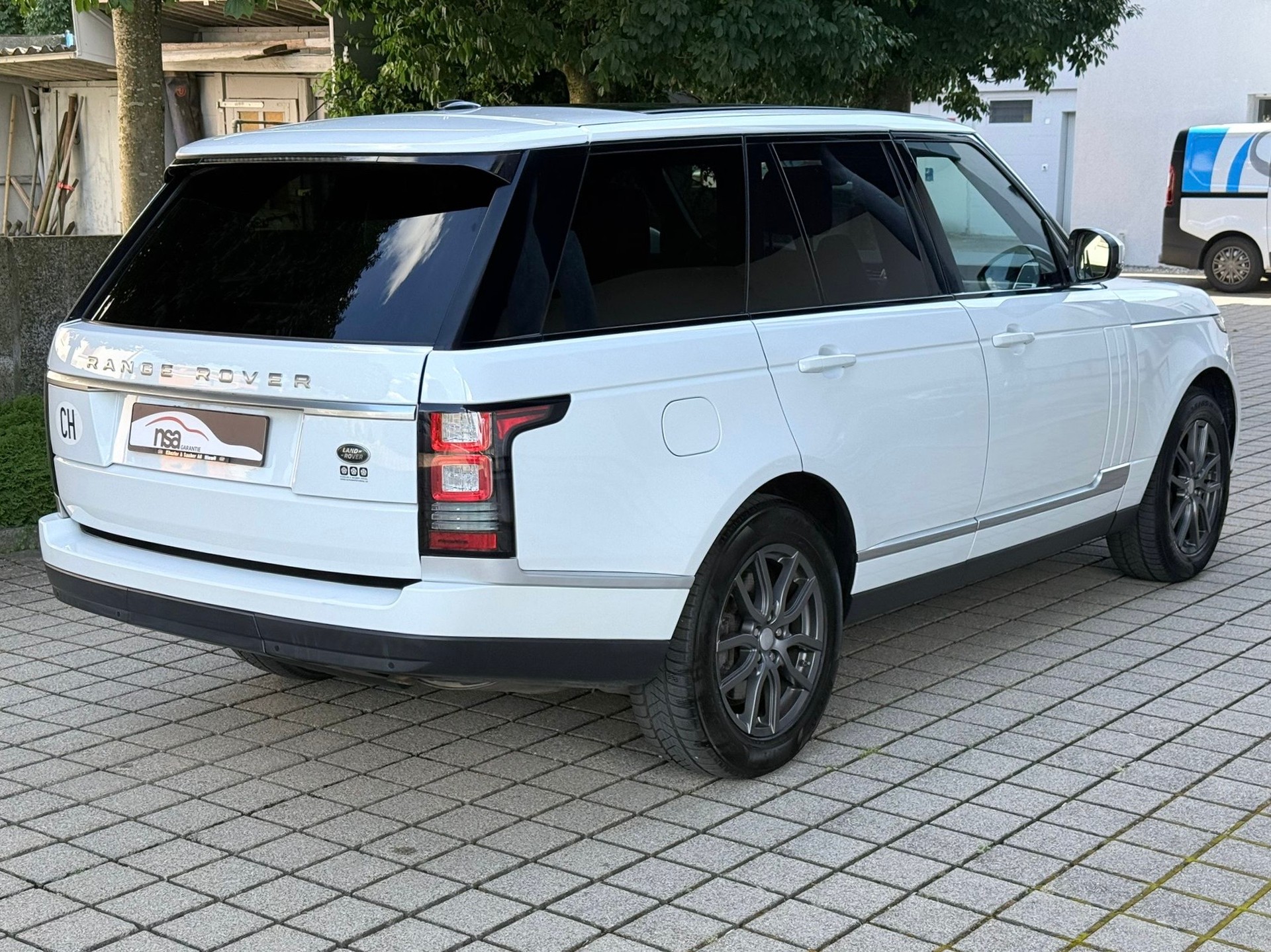 LAND ROVER Range Rover 3.0 TDV6 Vogue Automatic-image-5