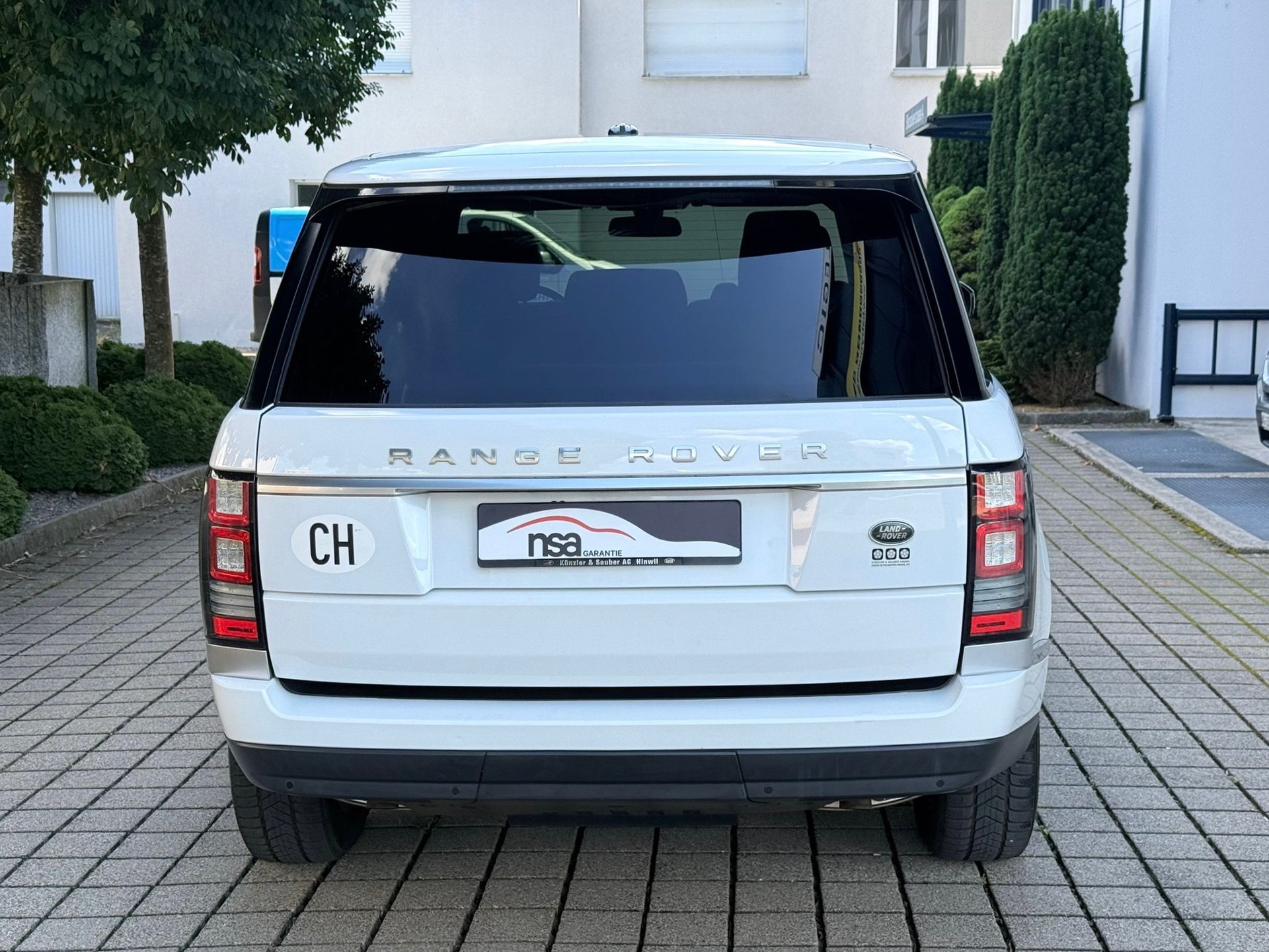 LAND ROVER Range Rover 3.0 TDV6 Vogue Automatic-image-4