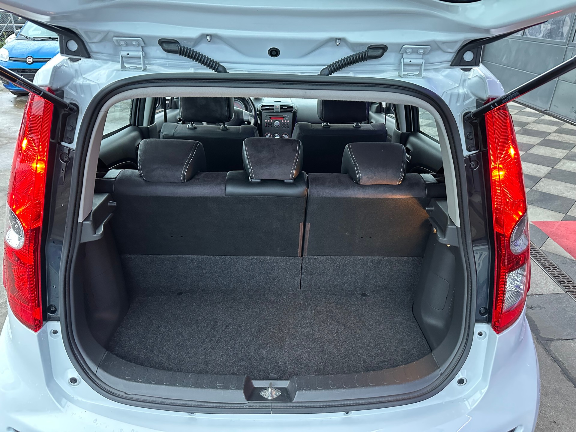 SUZUKI Splash 1.2i 16V GL Sergio Cellano Automatic-image-8