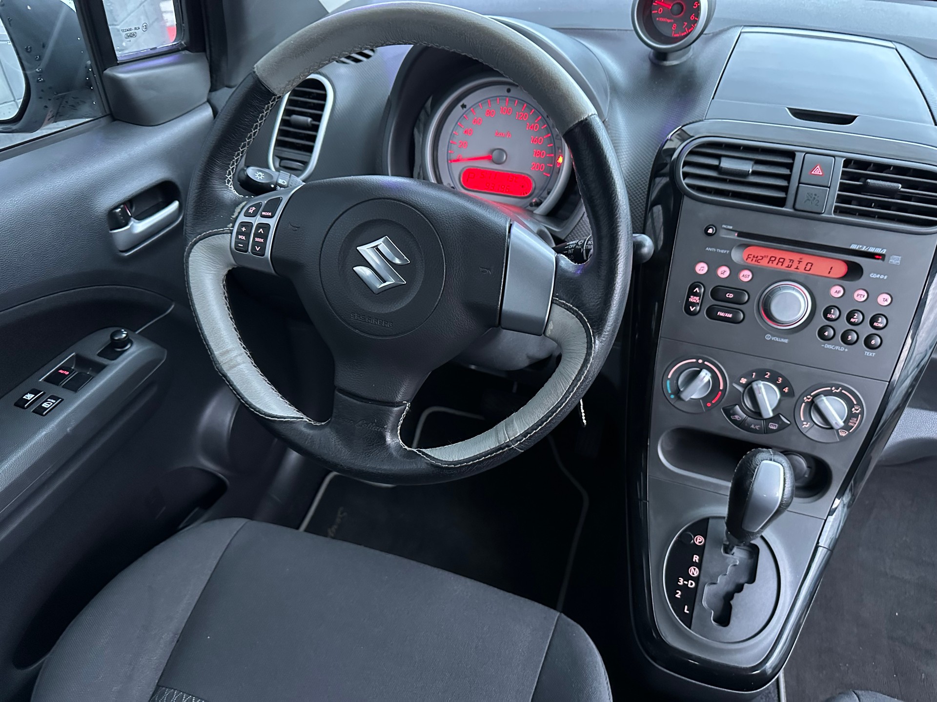 SUZUKI Splash 1.2i 16V GL Sergio Cellano Automatic-image-10