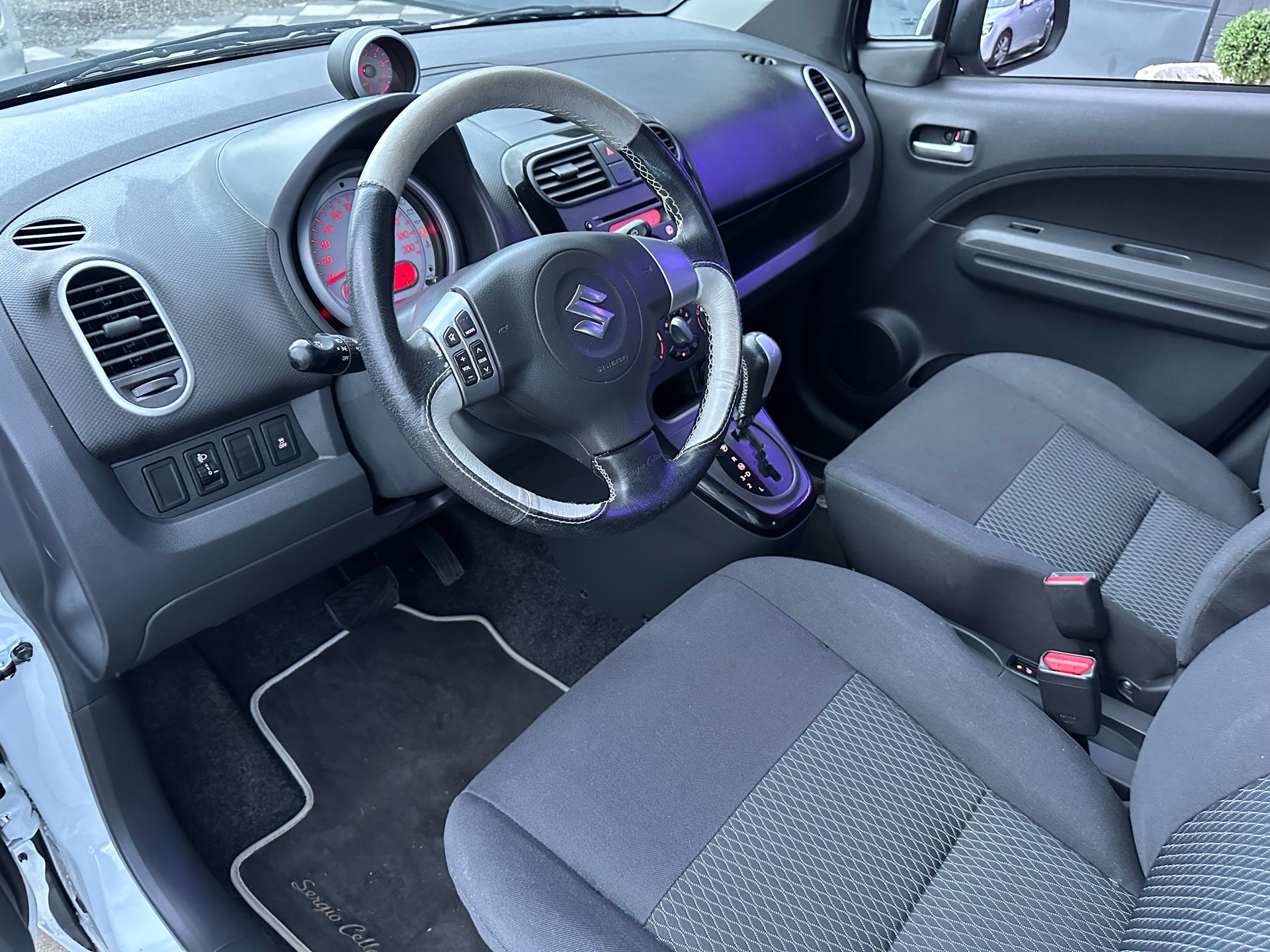 SUZUKI Splash 1.2i 16V GL Sergio Cellano Automatic-image-13