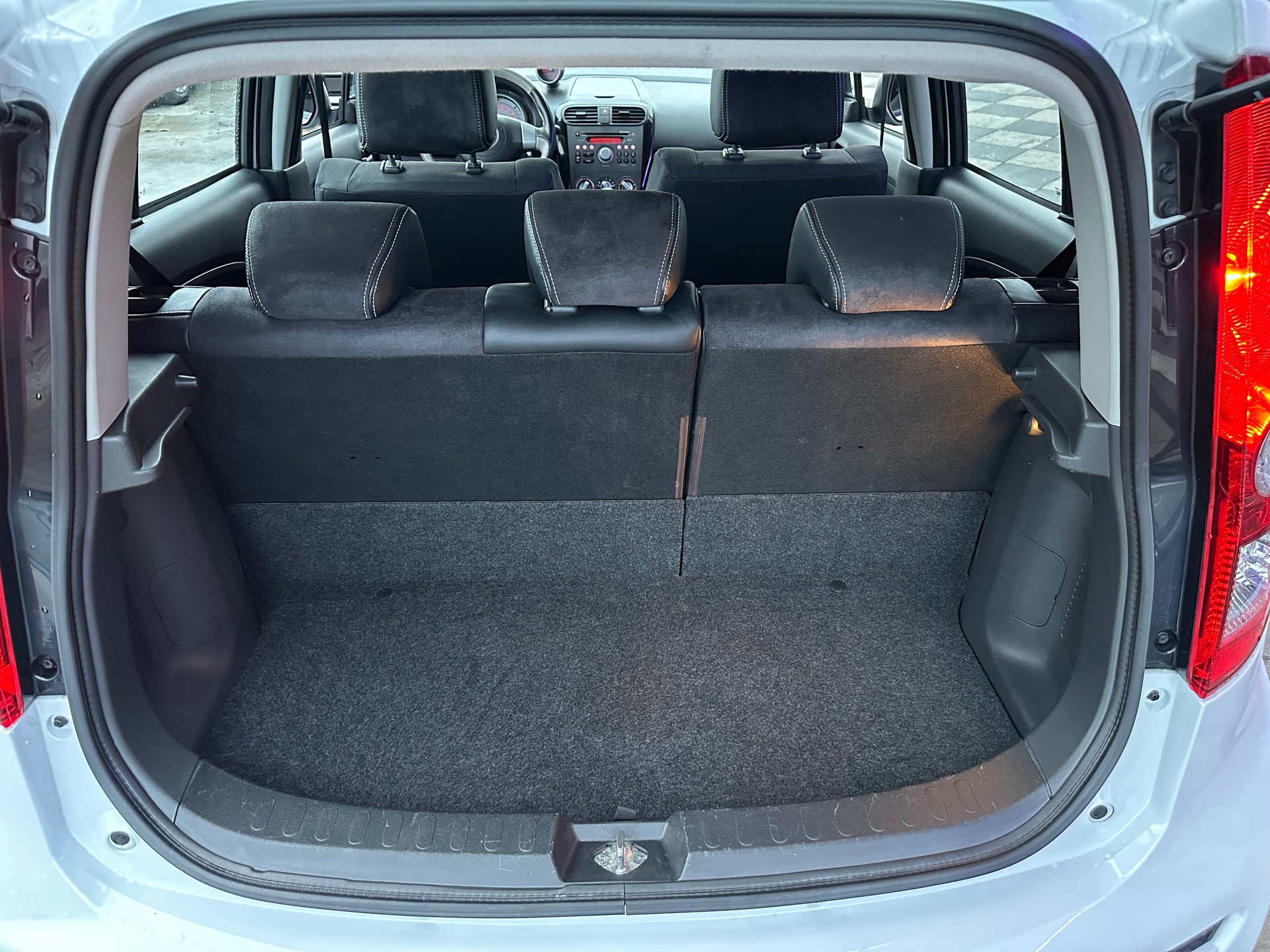 SUZUKI Splash 1.2i 16V GL Sergio Cellano Automatic-image-9