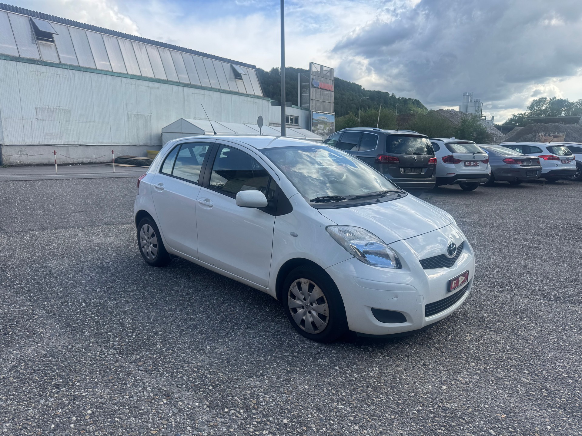 TOYOTA Yaris 1.33 Linea Sol-image-4