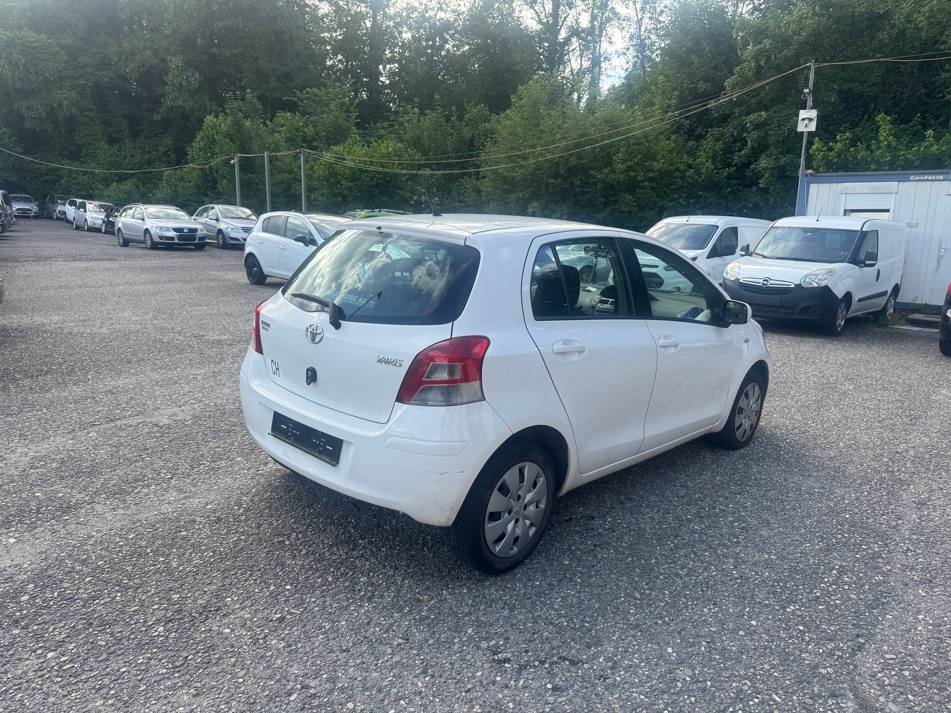 TOYOTA Yaris 1.33 Linea Sol-image-5