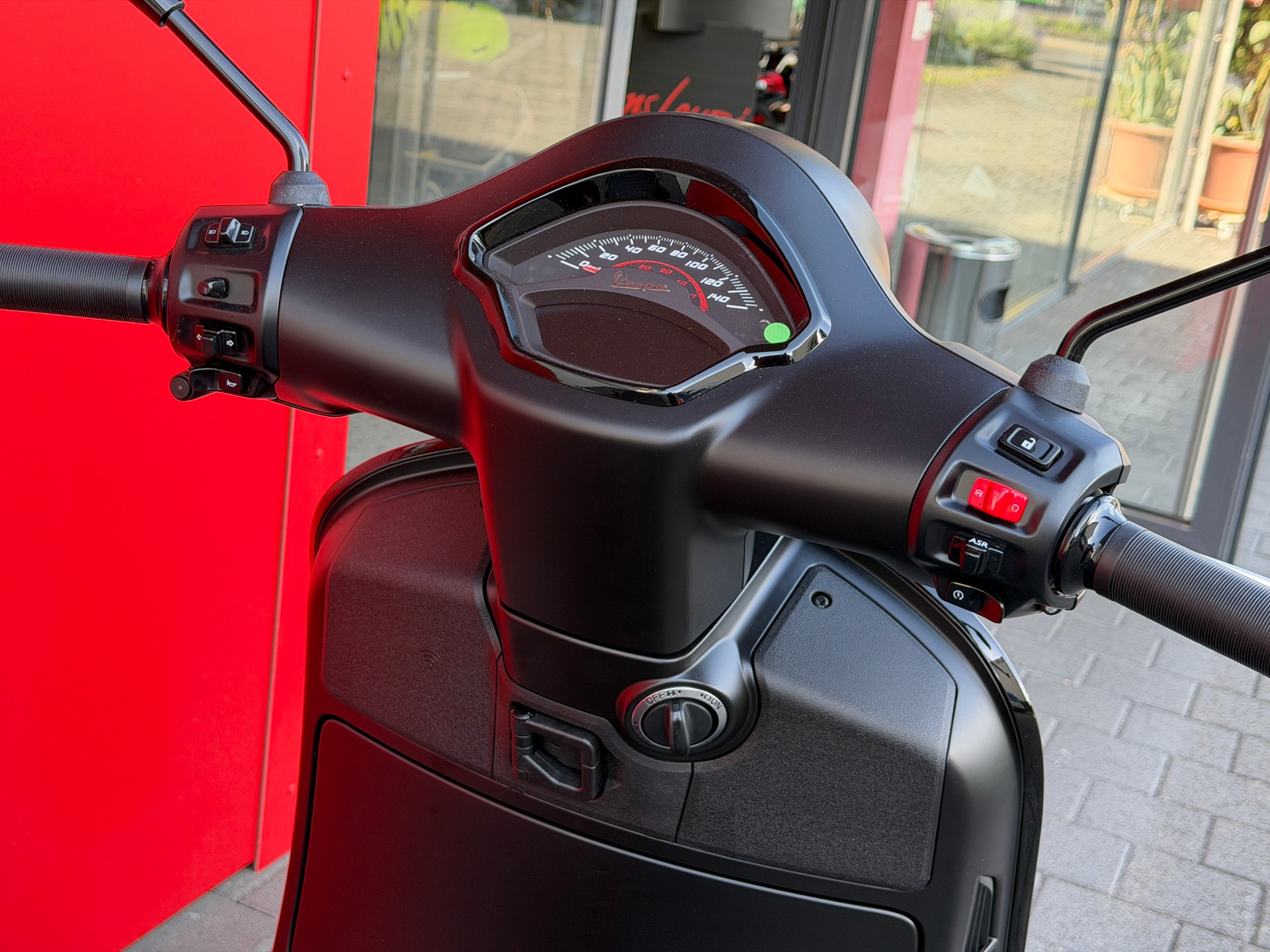 PIAGGIO Vespa GTS 310 Super Sport ''Notte'' JEKILL & HYDE-image-9