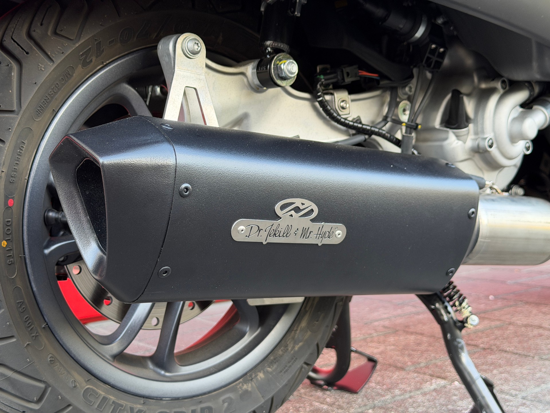 PIAGGIO Vespa GTS 310 Super Sport ''Notte'' JEKILL & HYDE-image-4