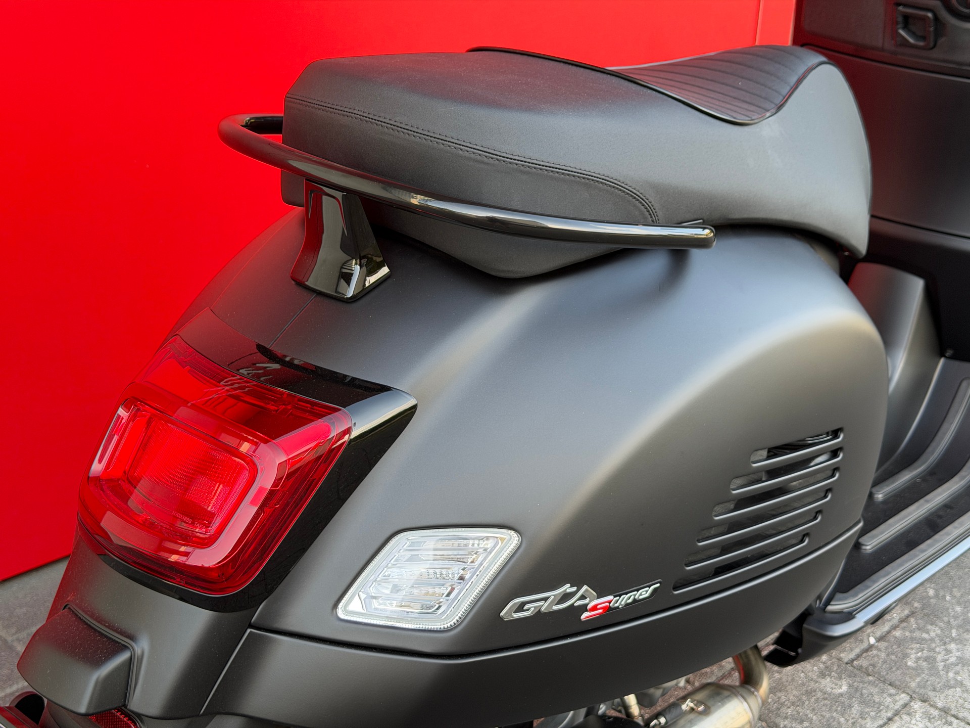 PIAGGIO Vespa GTS 310 Super Sport ''Notte'' JEKILL & HYDE-image-10