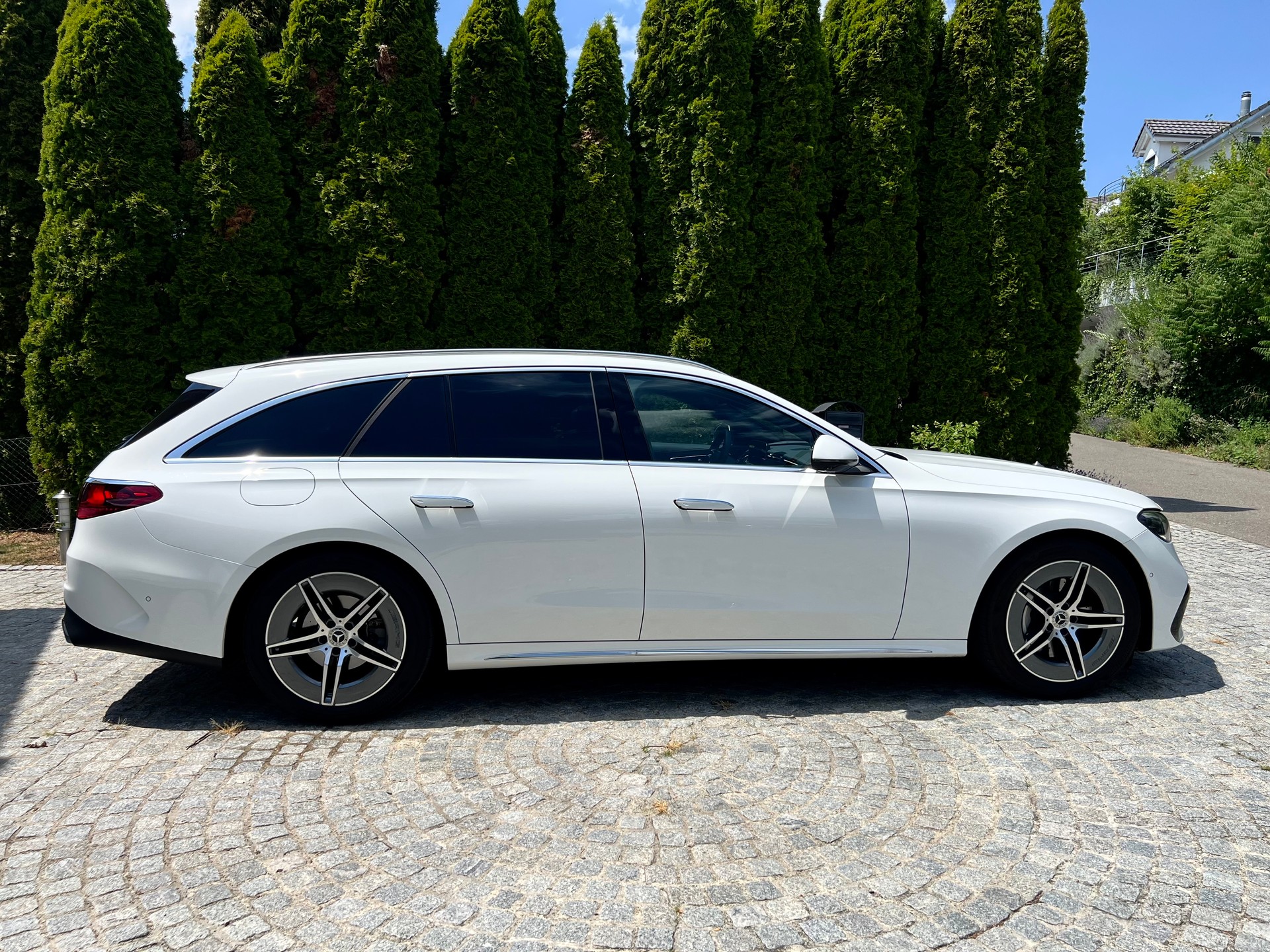 MERCEDES-BENZ E 200 T 9G-Tronic AMG Line-showroom-element-1