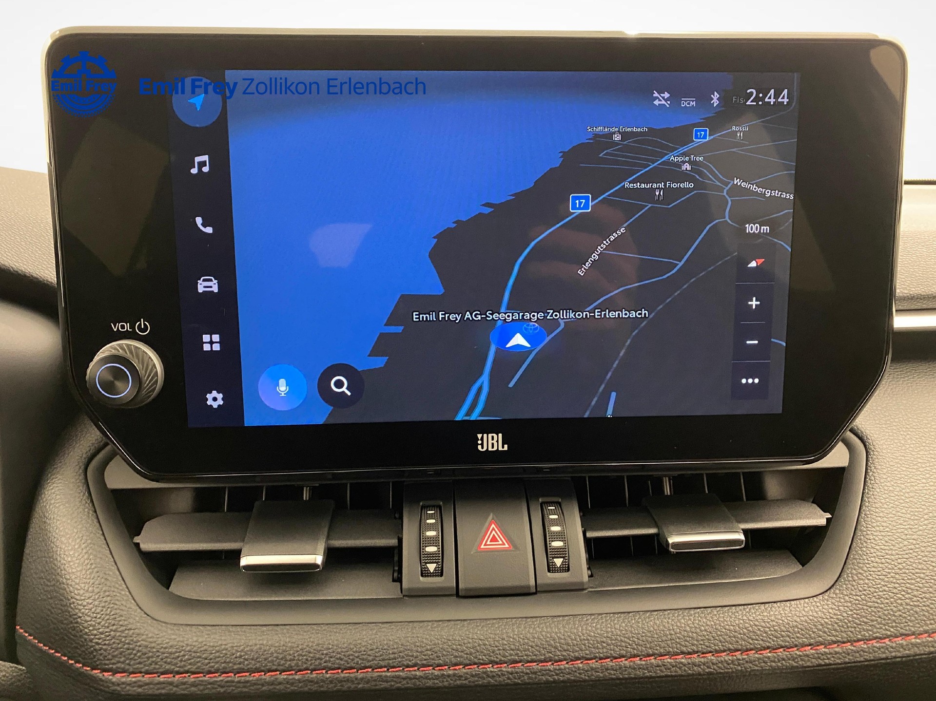 TOYOTA RAV4 2.5 Plug-In-Hybrid Platinum-showroom-element-2