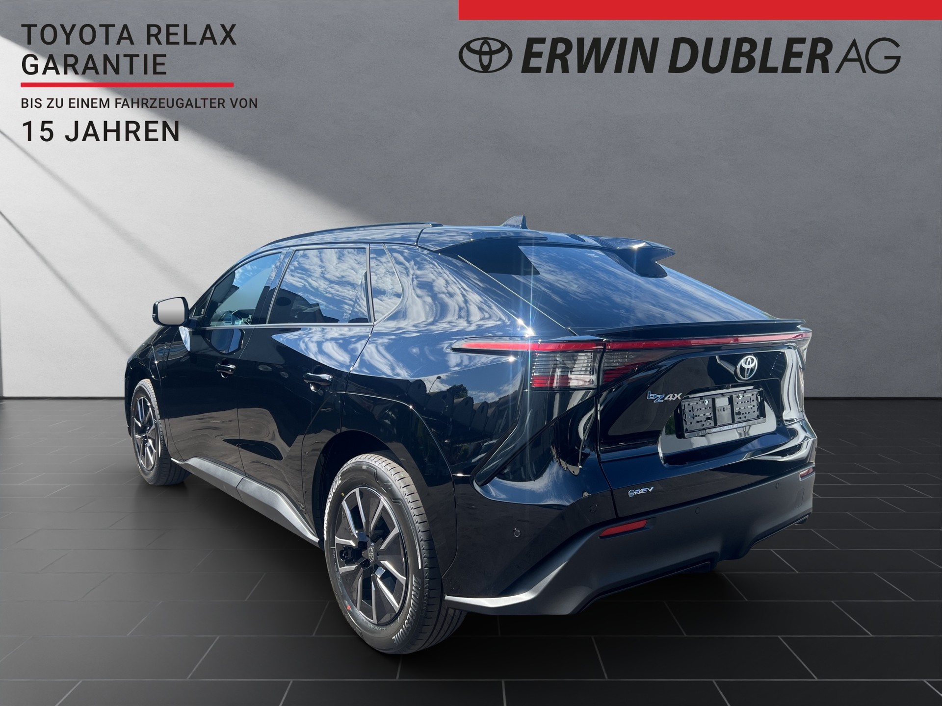 TOYOTA bZ4X Premium-showroom-element-2