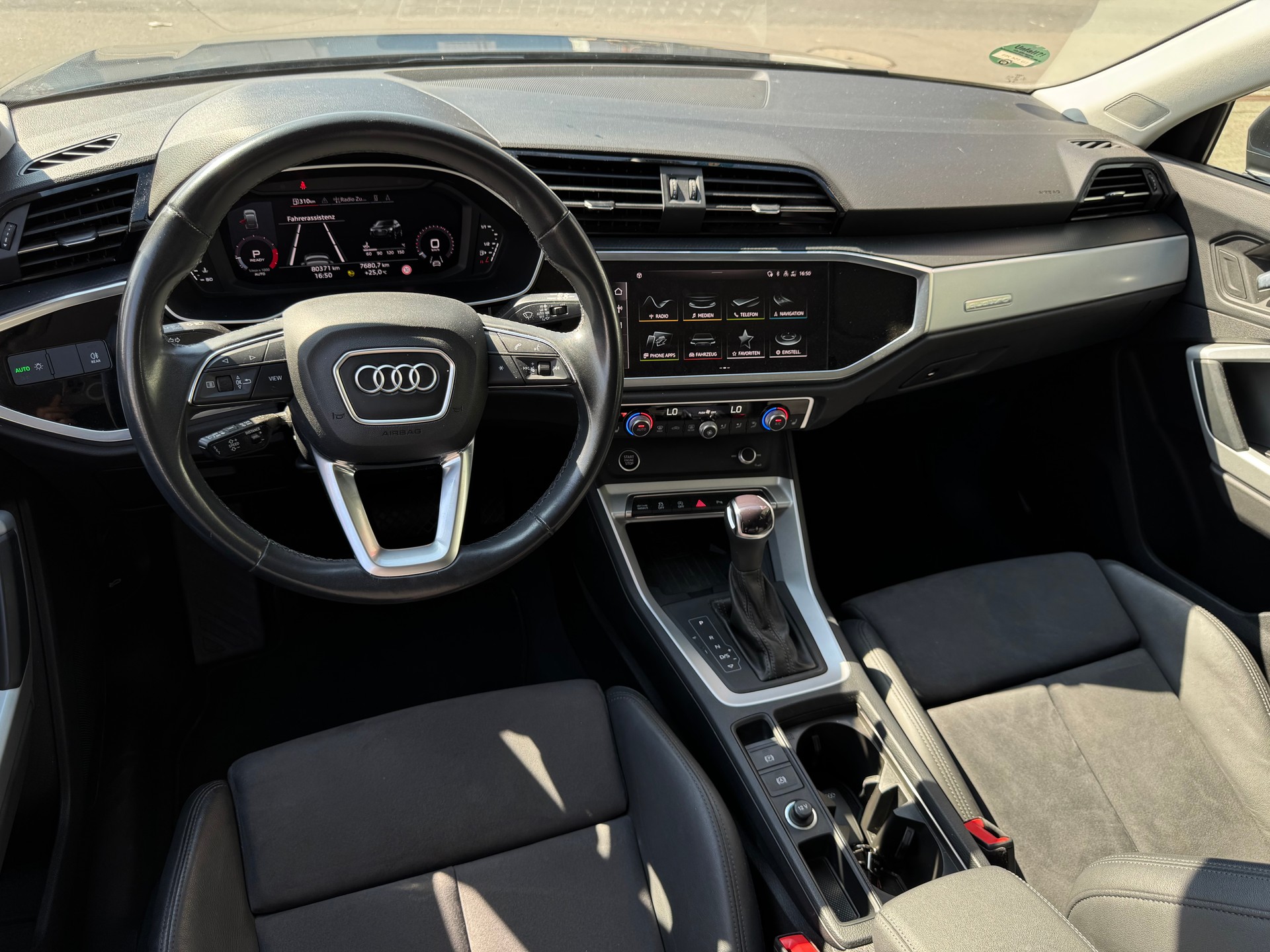AUDI Q3 Sportback 45 TFSI quattro S-tronic-image-9