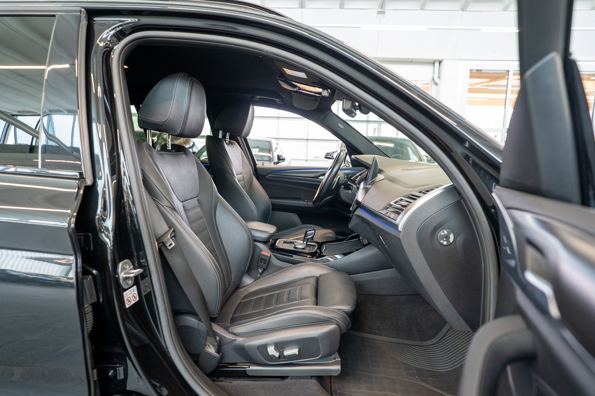 BMW X3 20i xDrive M Sport SAG / CH-Fahrzeug / 360§Kamera / el.Sitze-image-14