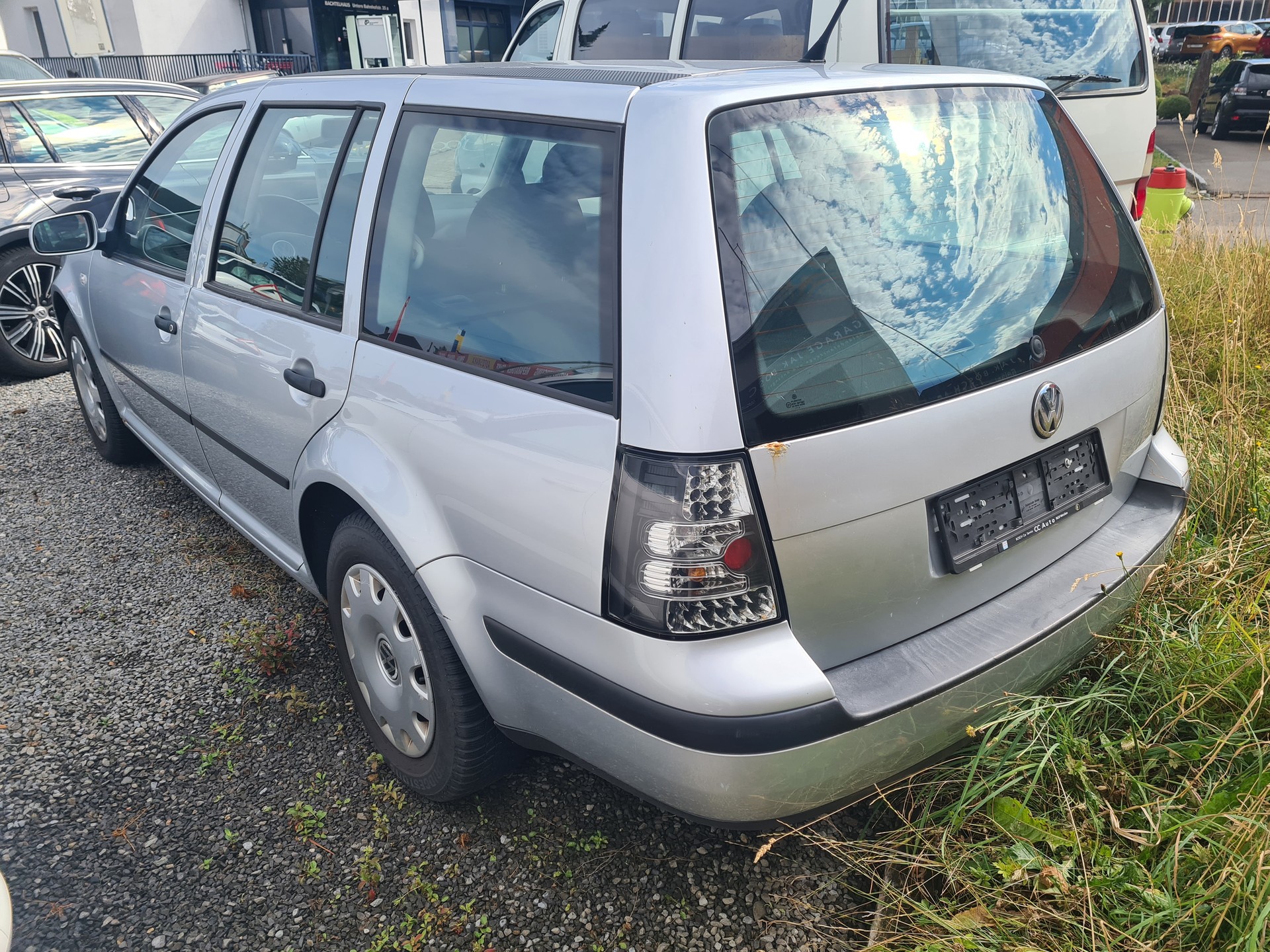 VW Bora Variant 2.0-showroom-element-2