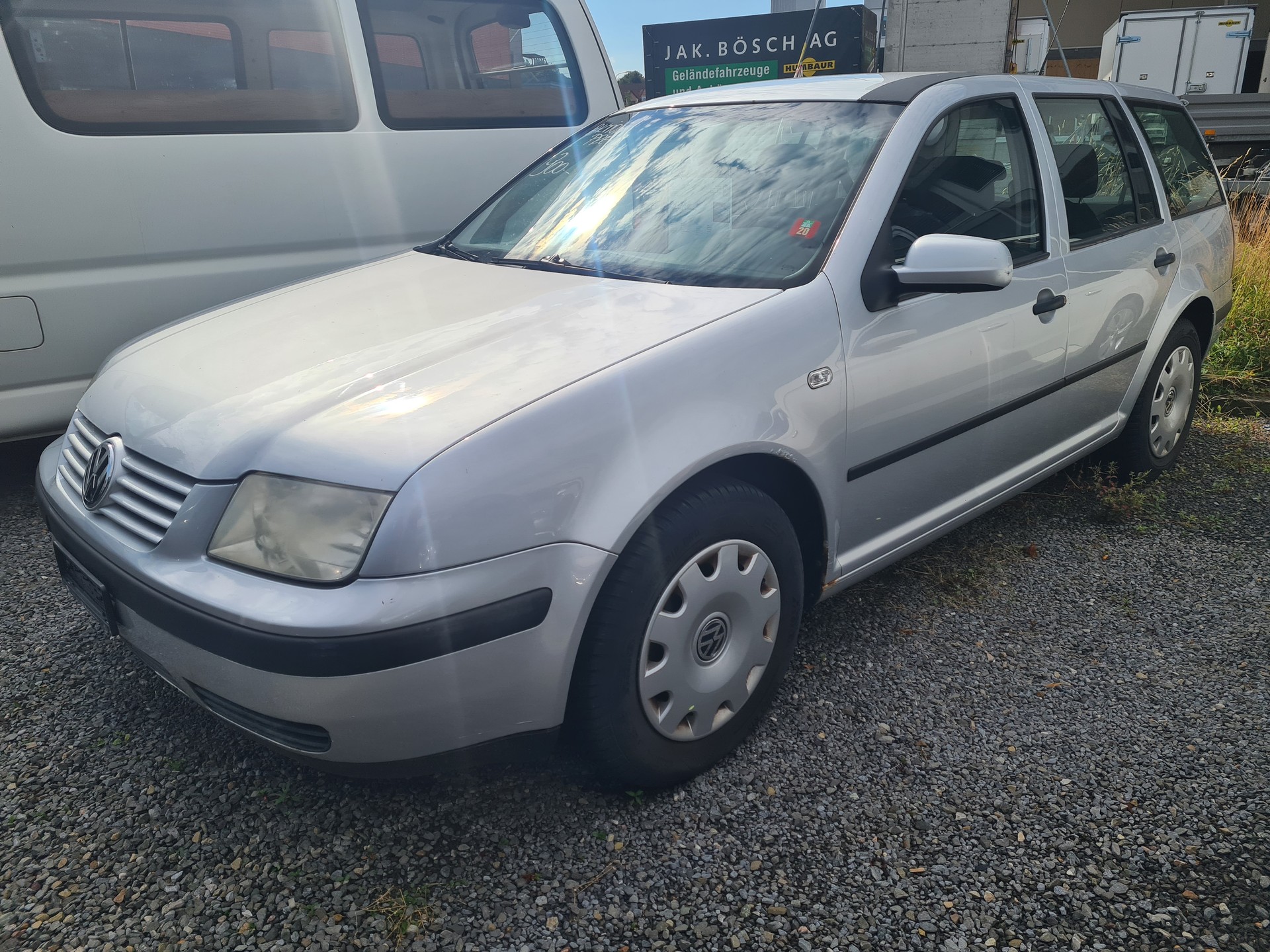 VW Bora Variant 2.0-showroom-element-1