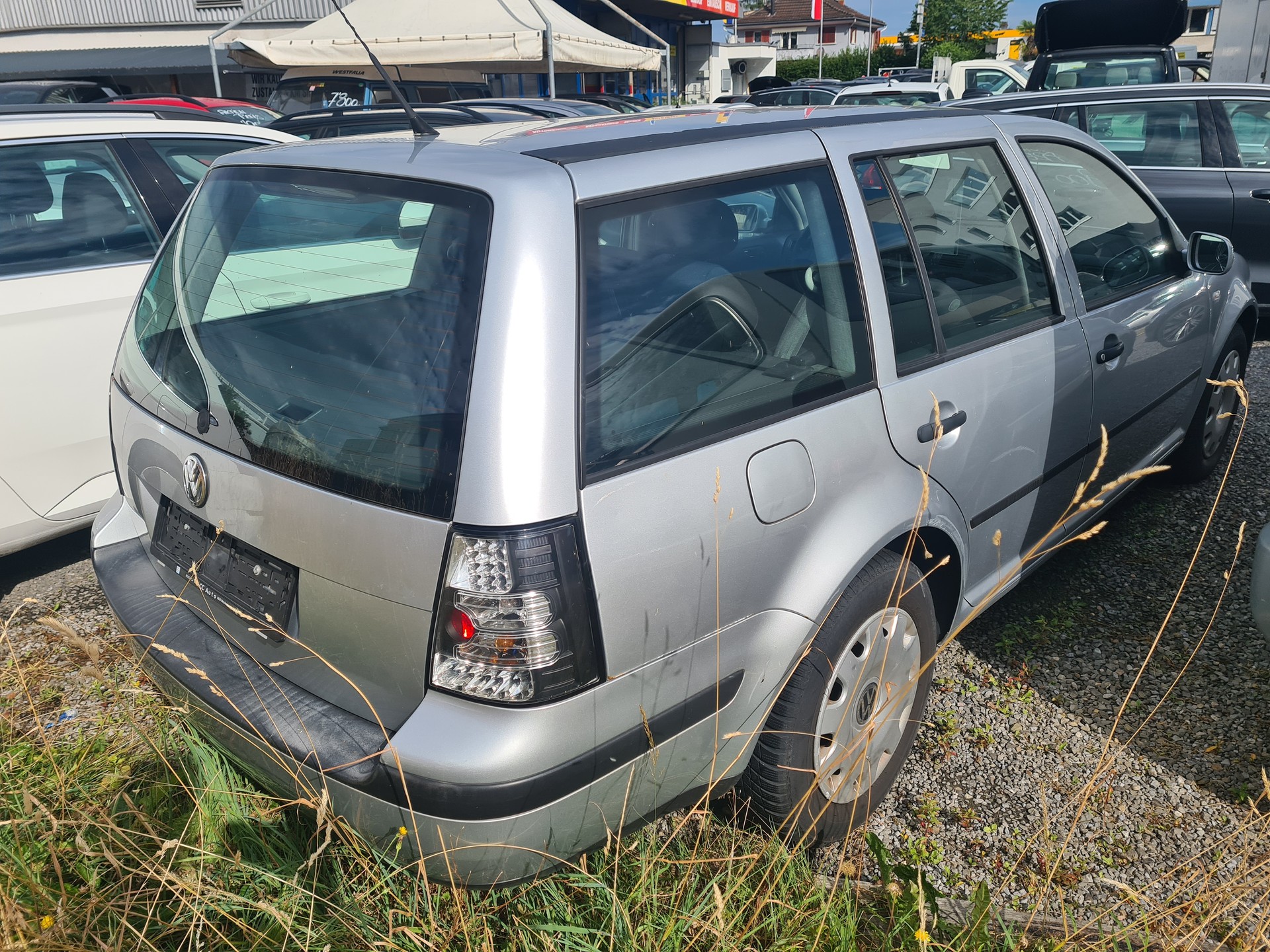 VW Bora Variant 2.0-showroom-element-3