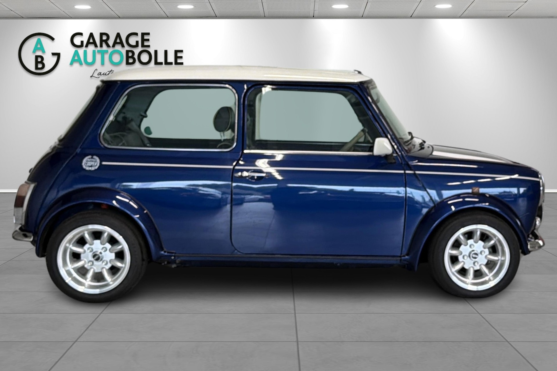 MINI Cooper 1.3i-showroom-element-2