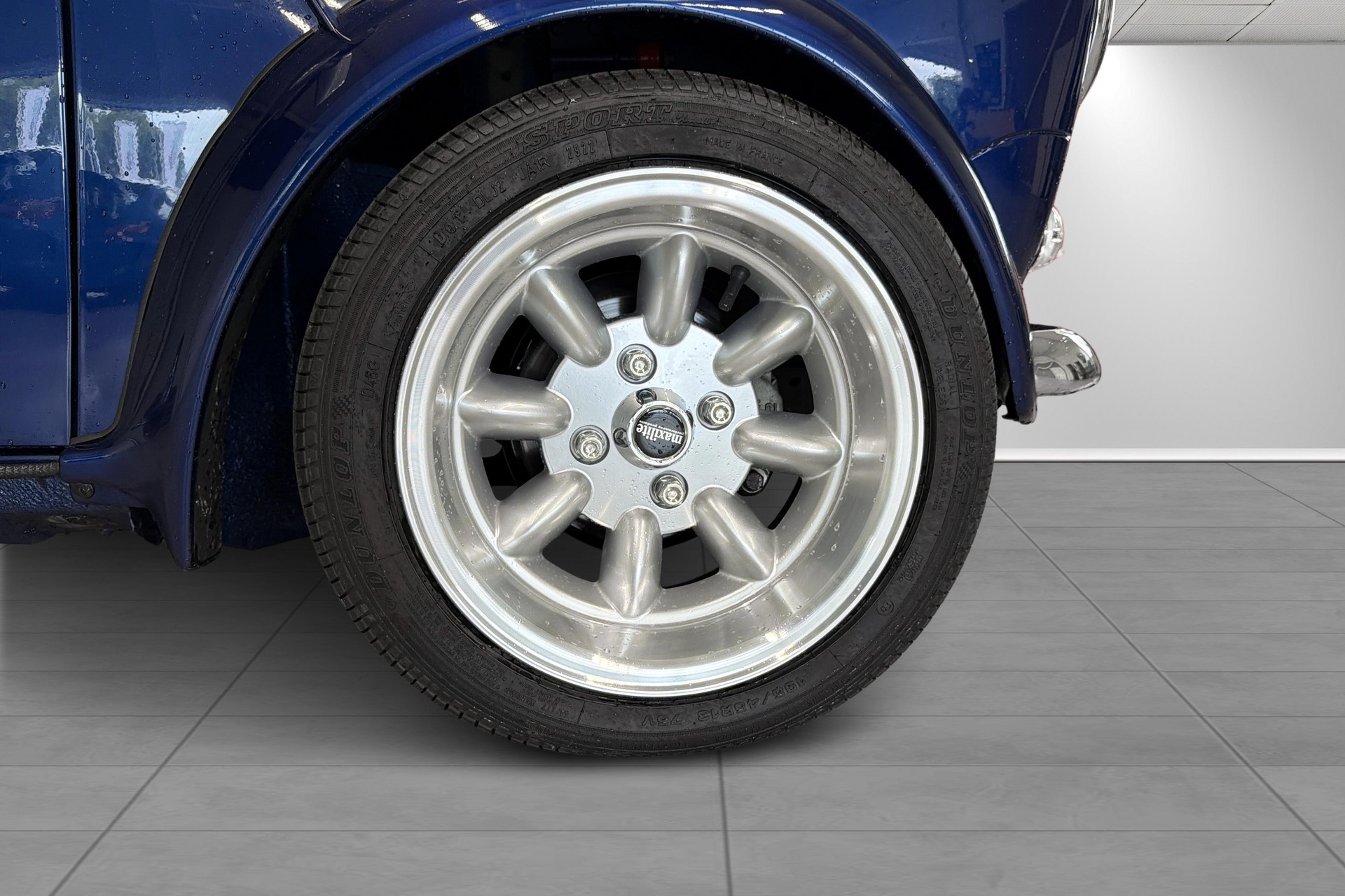 MINI Cooper 1.3i-showroom-element-3