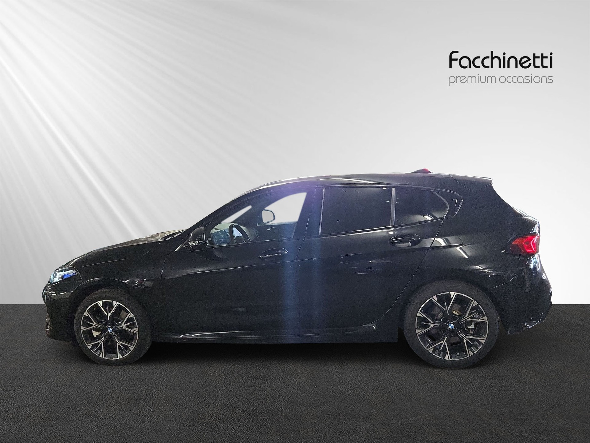 BMW 123 xDrive M Sport Steptronic-showroom-element-1