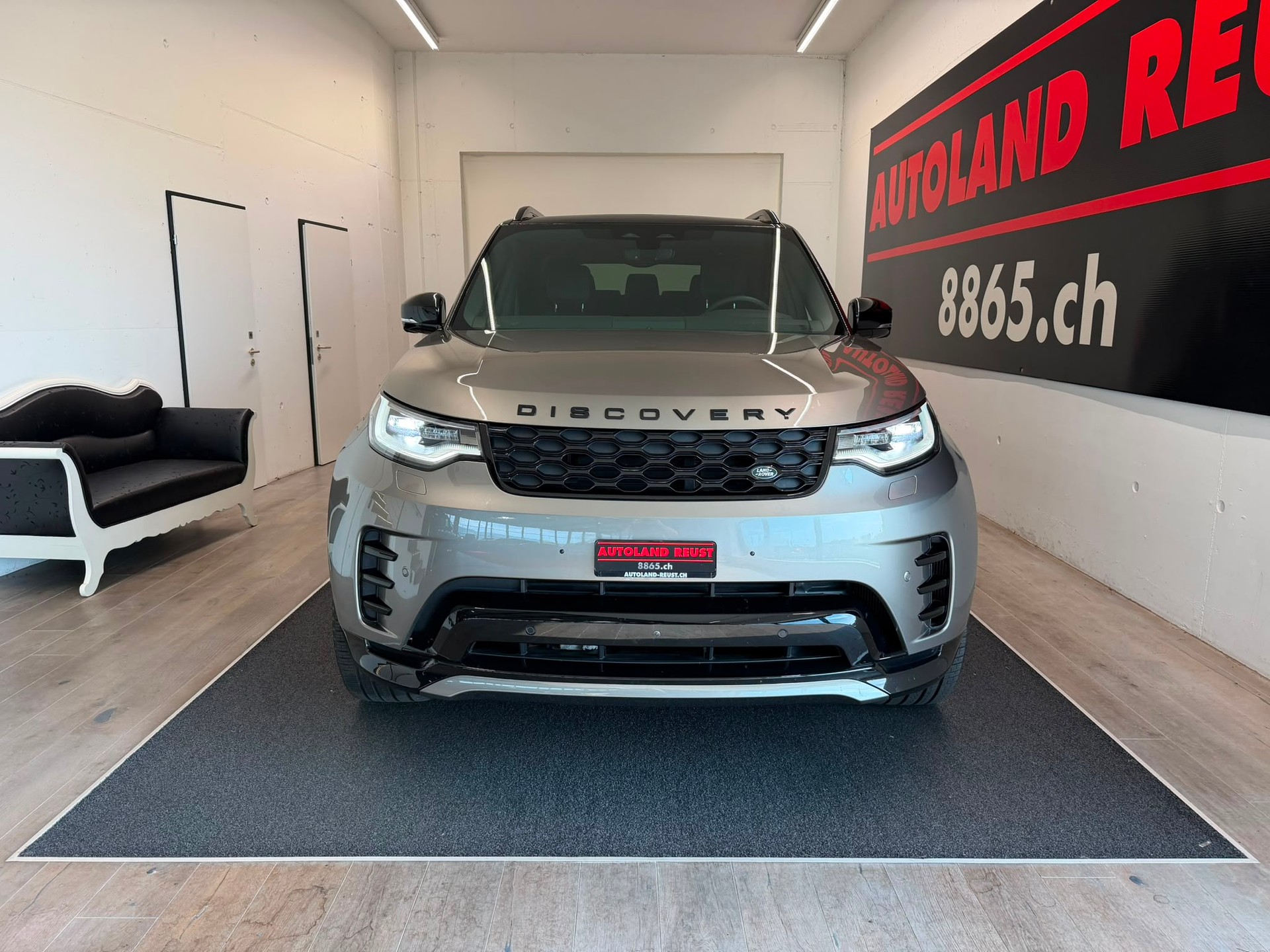 LAND ROVER Discovery 3.0D I6 350 Dynamic SE AWD Automatic-showroom-element-1