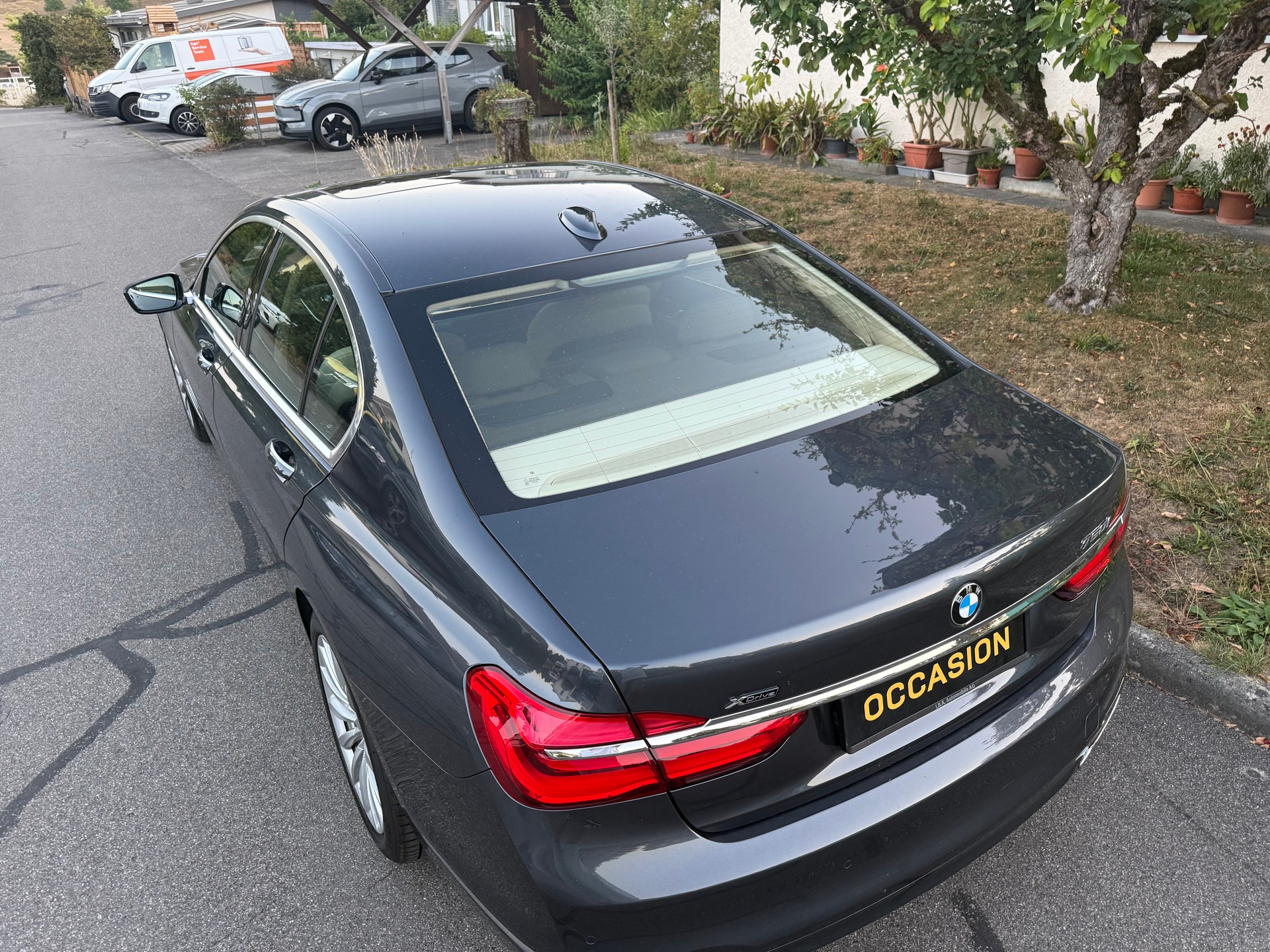 BMW 750i xDrive Steptronic-image-3
