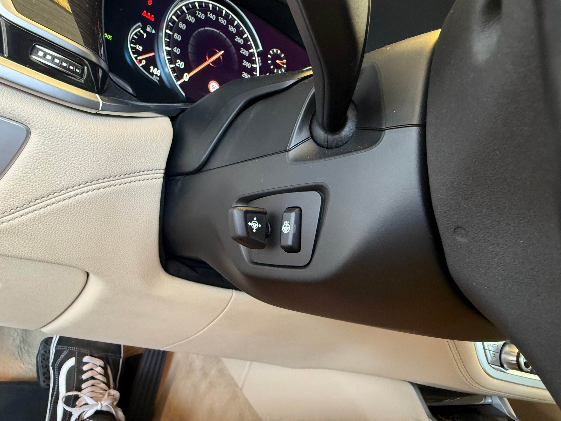 BMW 750i xDrive Steptronic-image-10