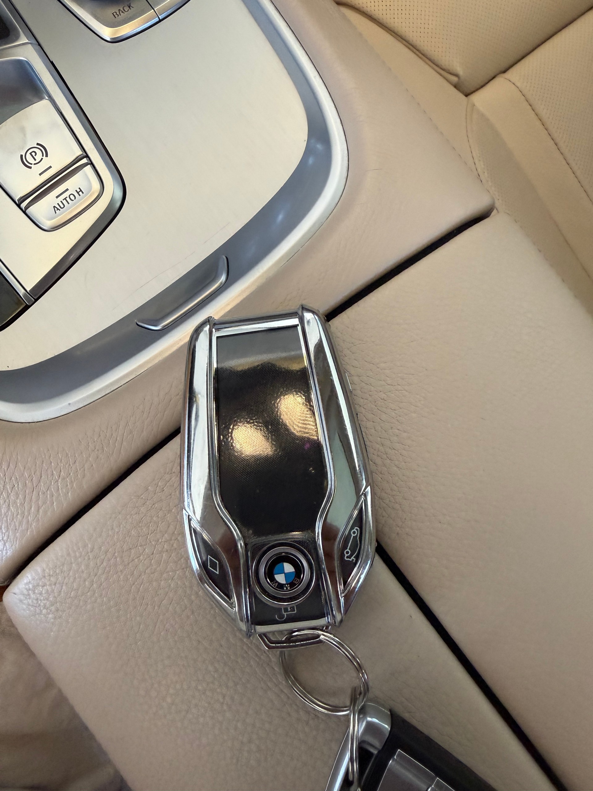 BMW 750i xDrive Steptronic-image-4