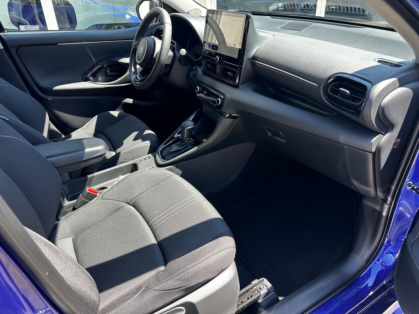 TOYOTA Yaris 1.5 VVT-i HSD Trend-image-12