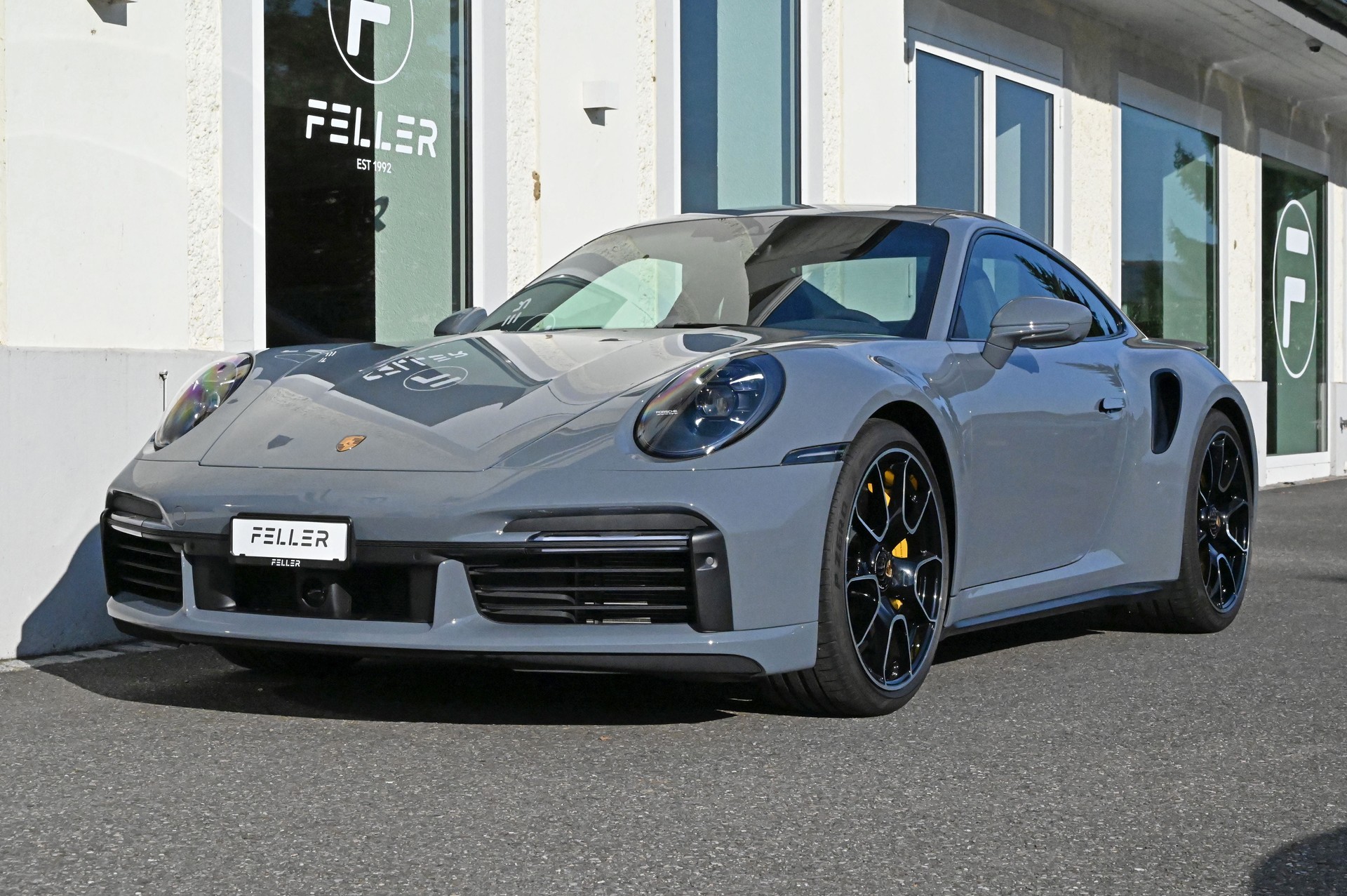 PORSCHE 911 Turbo S PDK-showroom-element-1