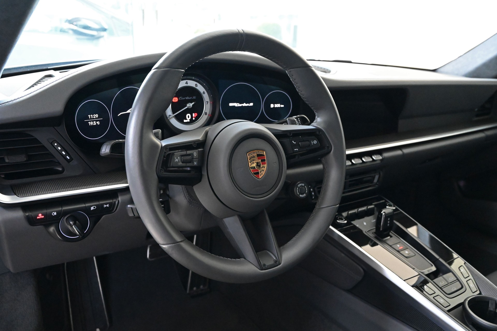 PORSCHE 911 Turbo S PDK-image-15