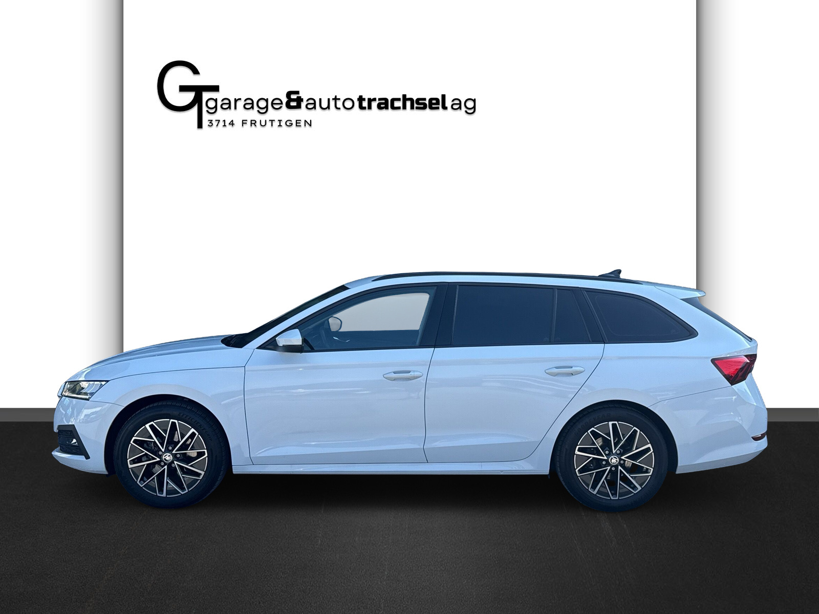 SKODA Octavia Combi 2.0 TSI Ambition DSG 4x4-showroom-element-1