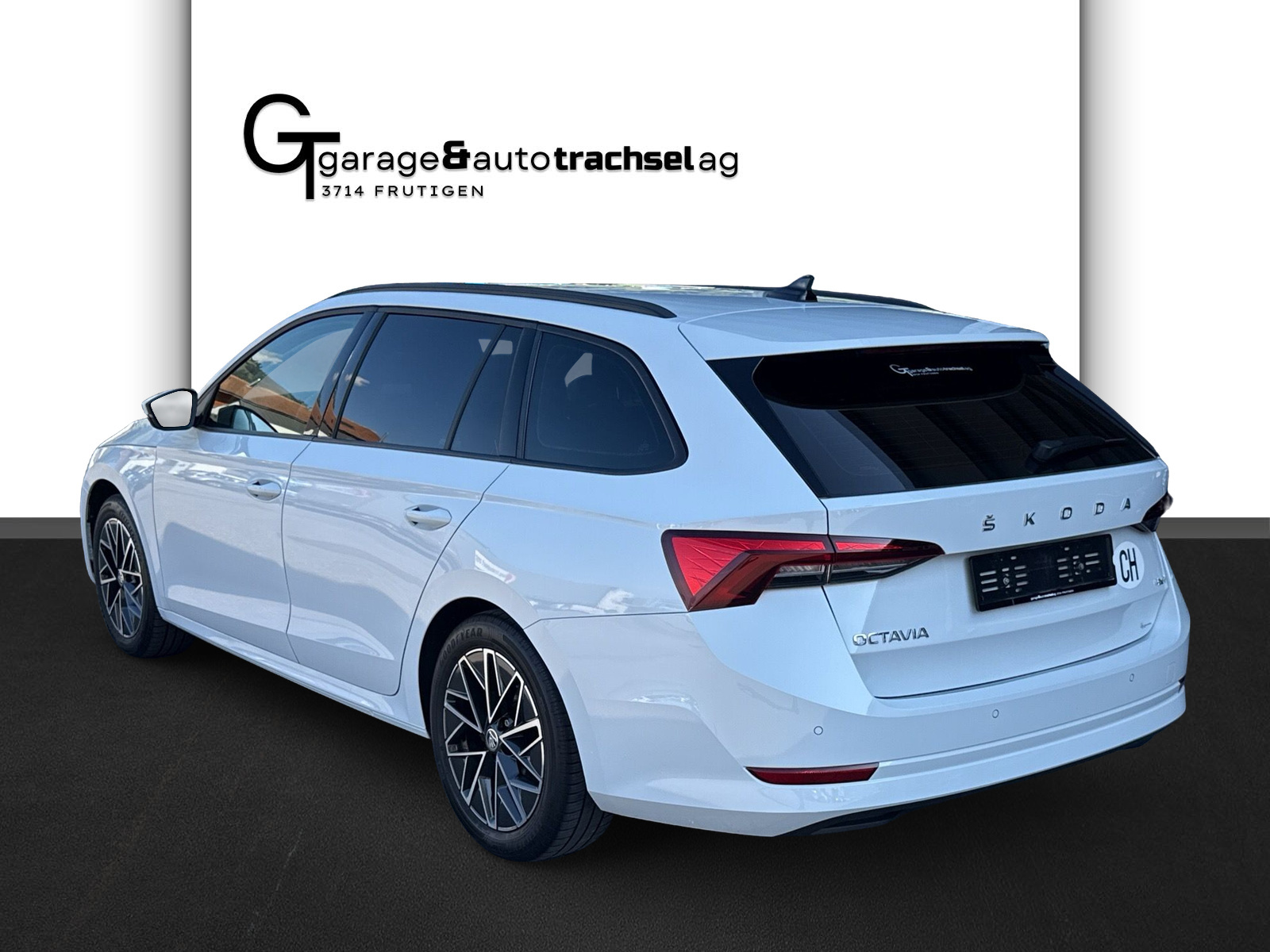 SKODA Octavia Combi 2.0 TSI Ambition DSG 4x4-showroom-element-2