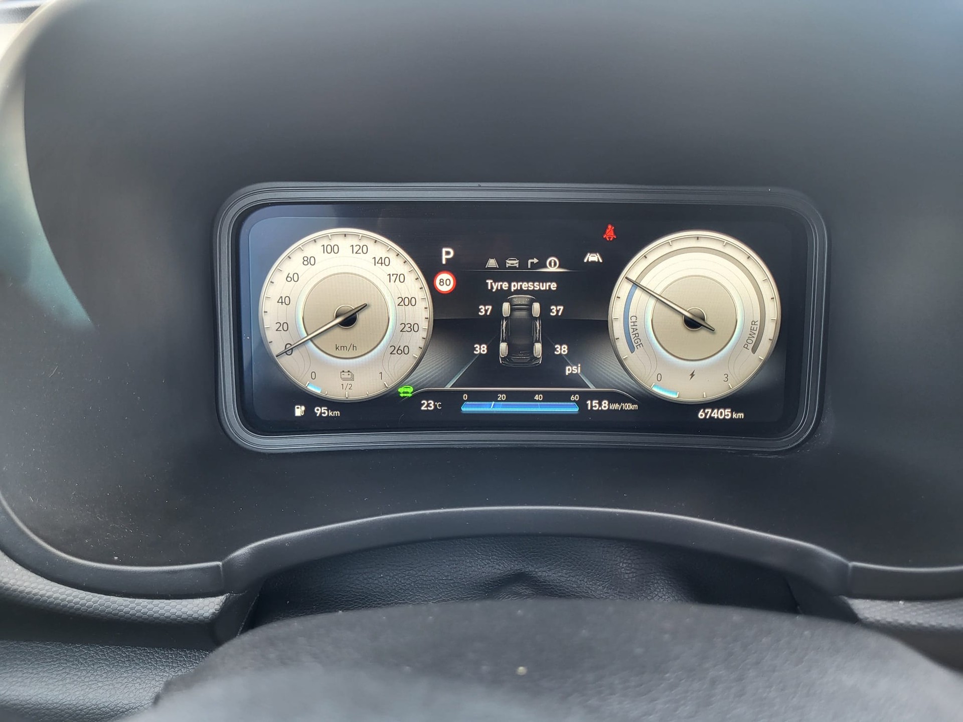 HYUNDAI Kona EV Amplia-image-28