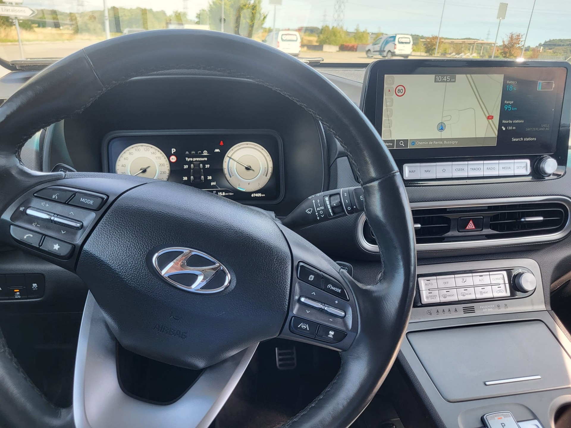 HYUNDAI Kona EV Amplia-image-5