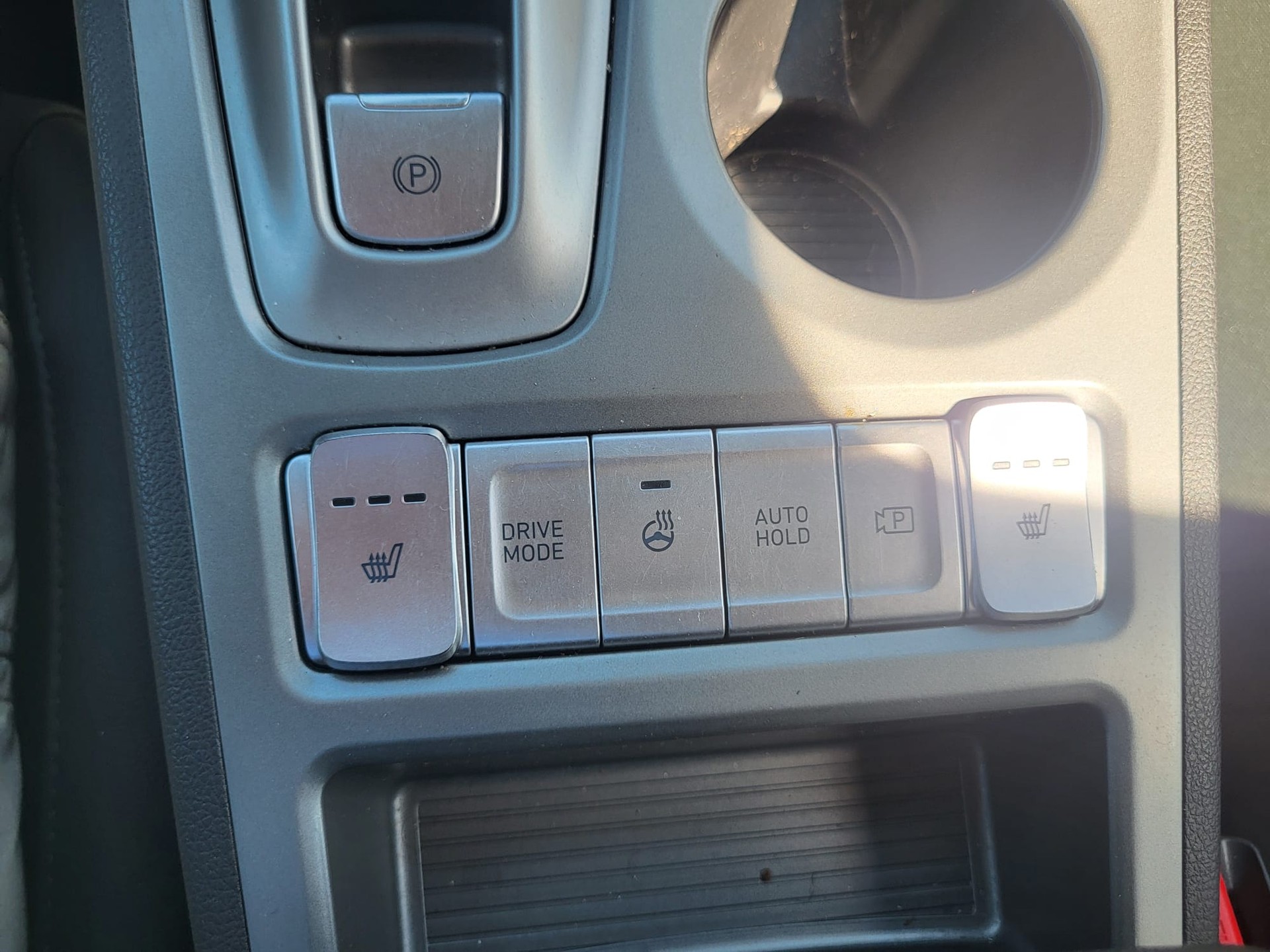 HYUNDAI Kona EV Amplia-image-23