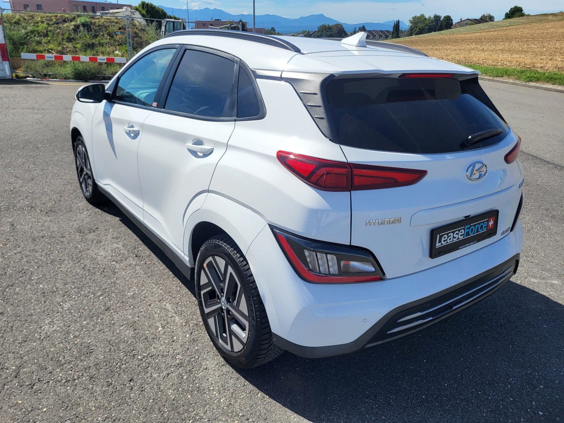 HYUNDAI Kona EV Amplia-image-14