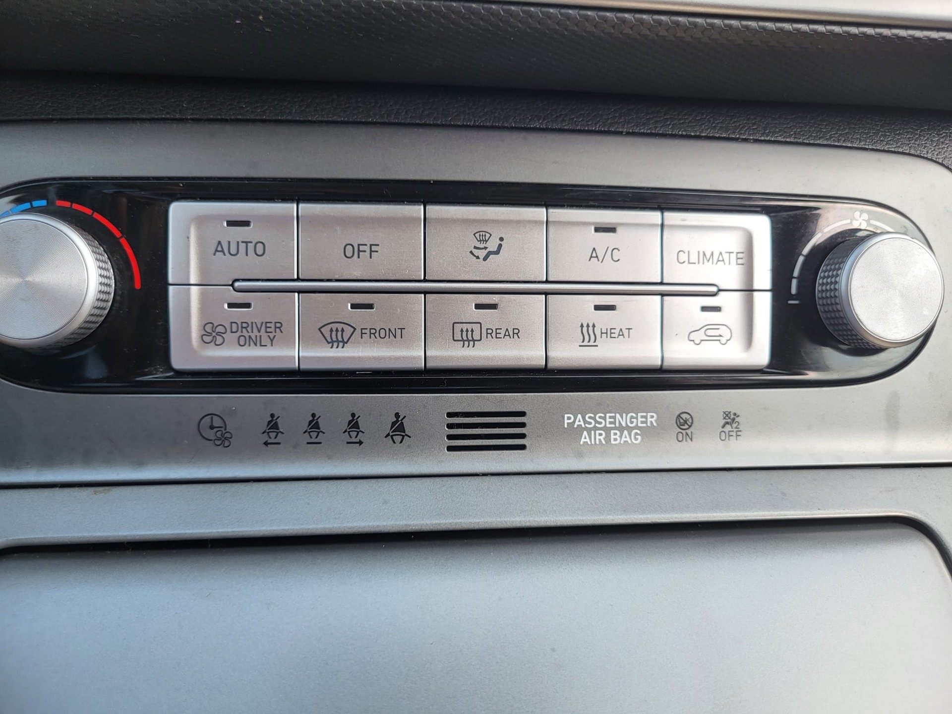 HYUNDAI Kona EV Amplia-image-25