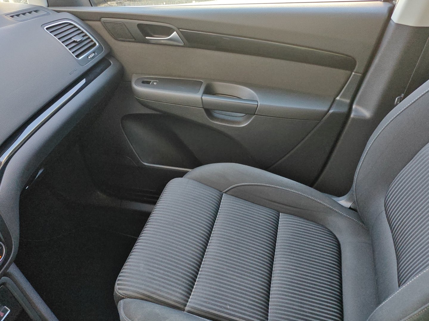 SEAT Alhambra 2.0 TSI Style DSG – légèrement grêlé – 7 places, PDC av/ar [Expertisé + Garantie 12 mois]-image-15