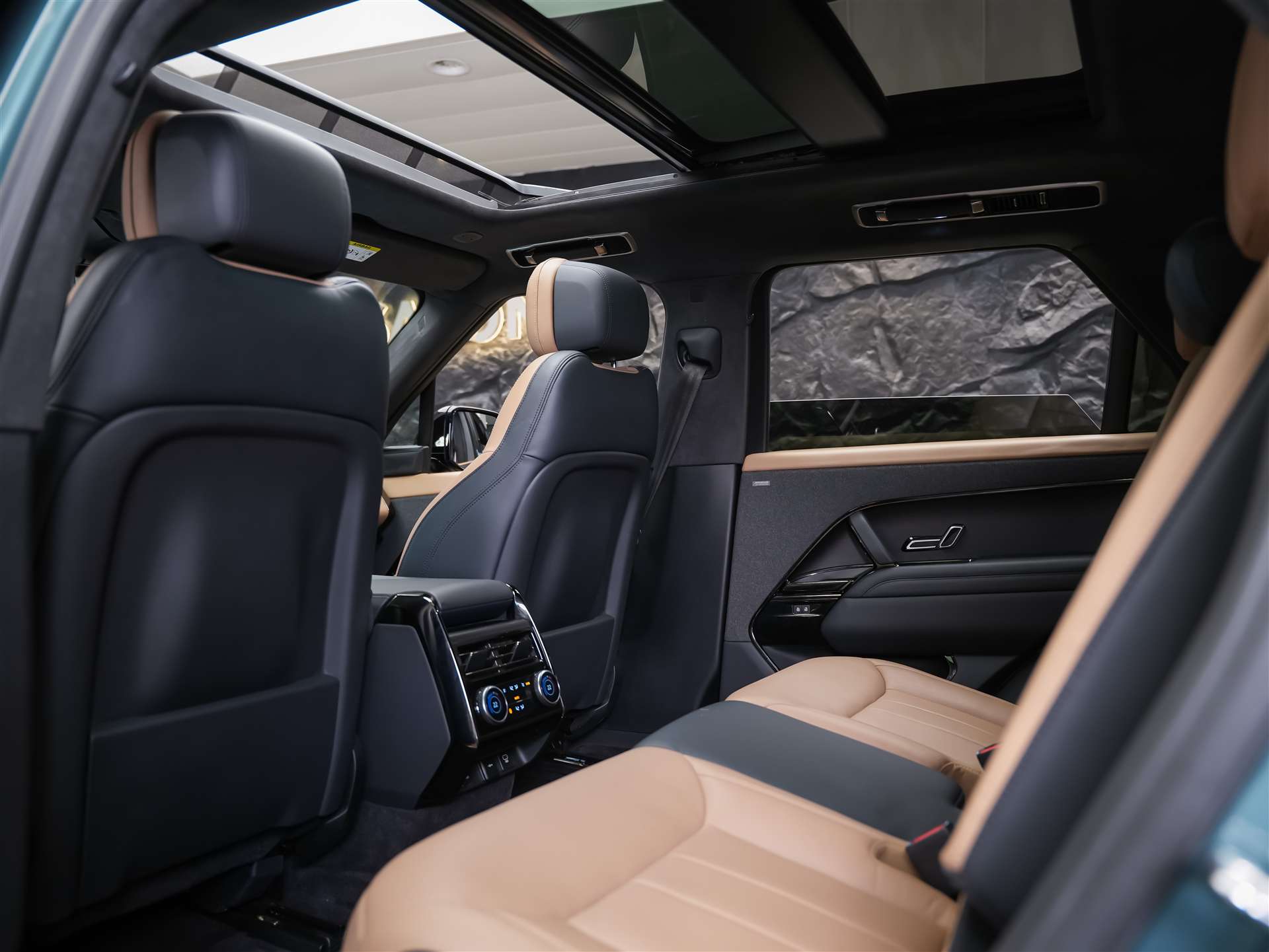 LAND ROVER Range Rover Sport P510e 3.0 Si6 PHEV Autobiography Automatic *24" Felgen*Massage*Panorama*Sitzbelüftung*Head-Up*Luftfederung*-image-12