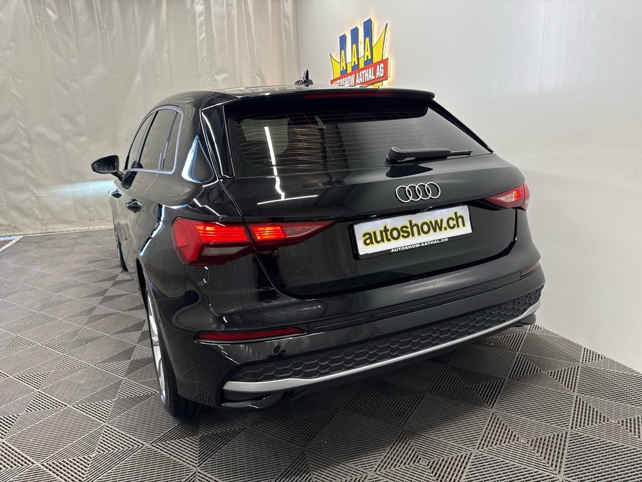 AUDI A3 Sportback 35 TFSI Attraction S-tronic-image-12