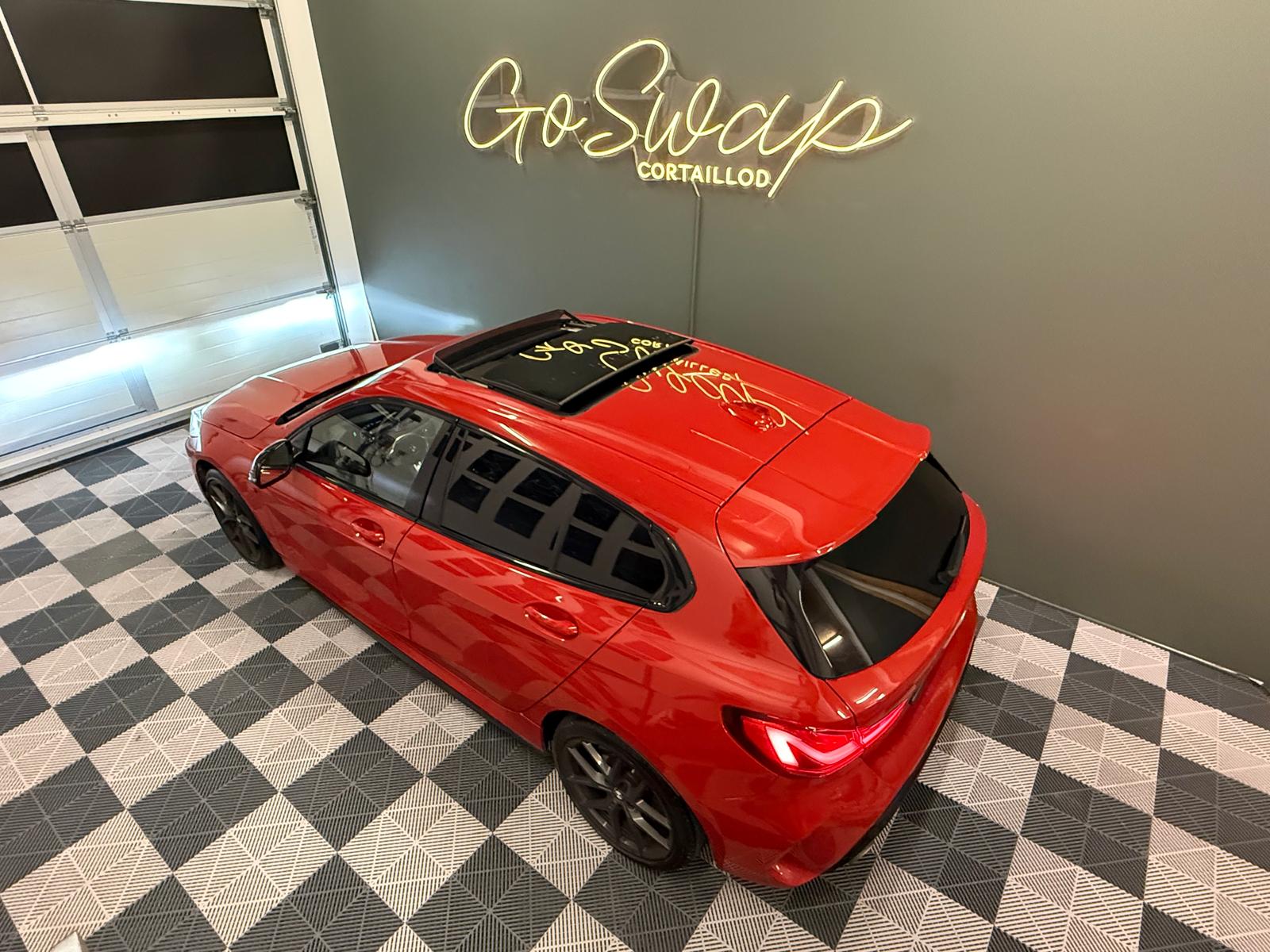 BMW M135i xDrive Steptronic-showroom-element-2