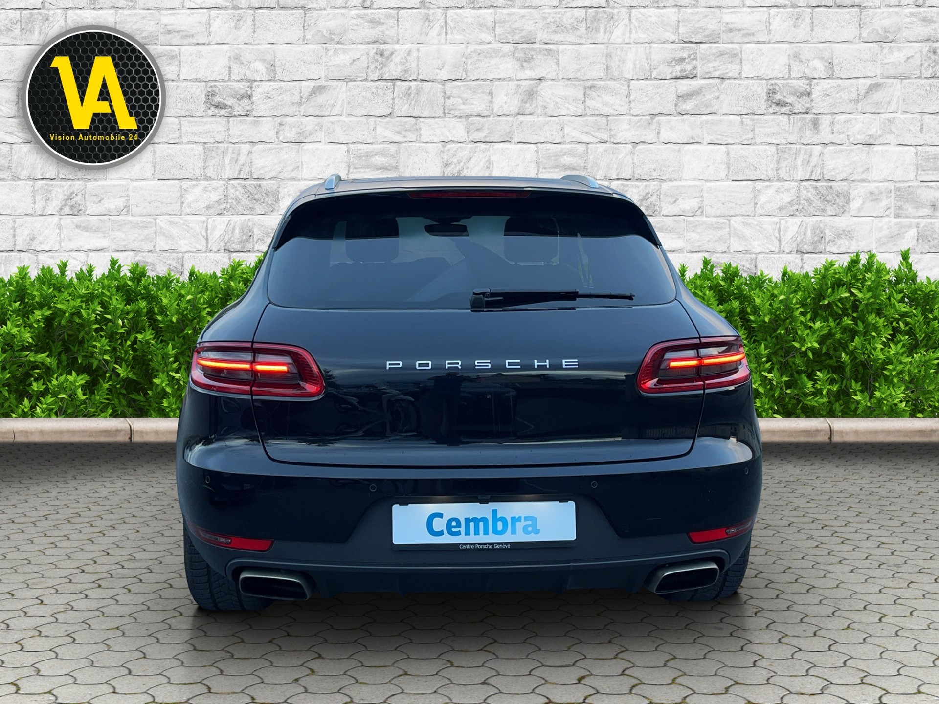 PORSCHE Macan PDK-showroom-element-3