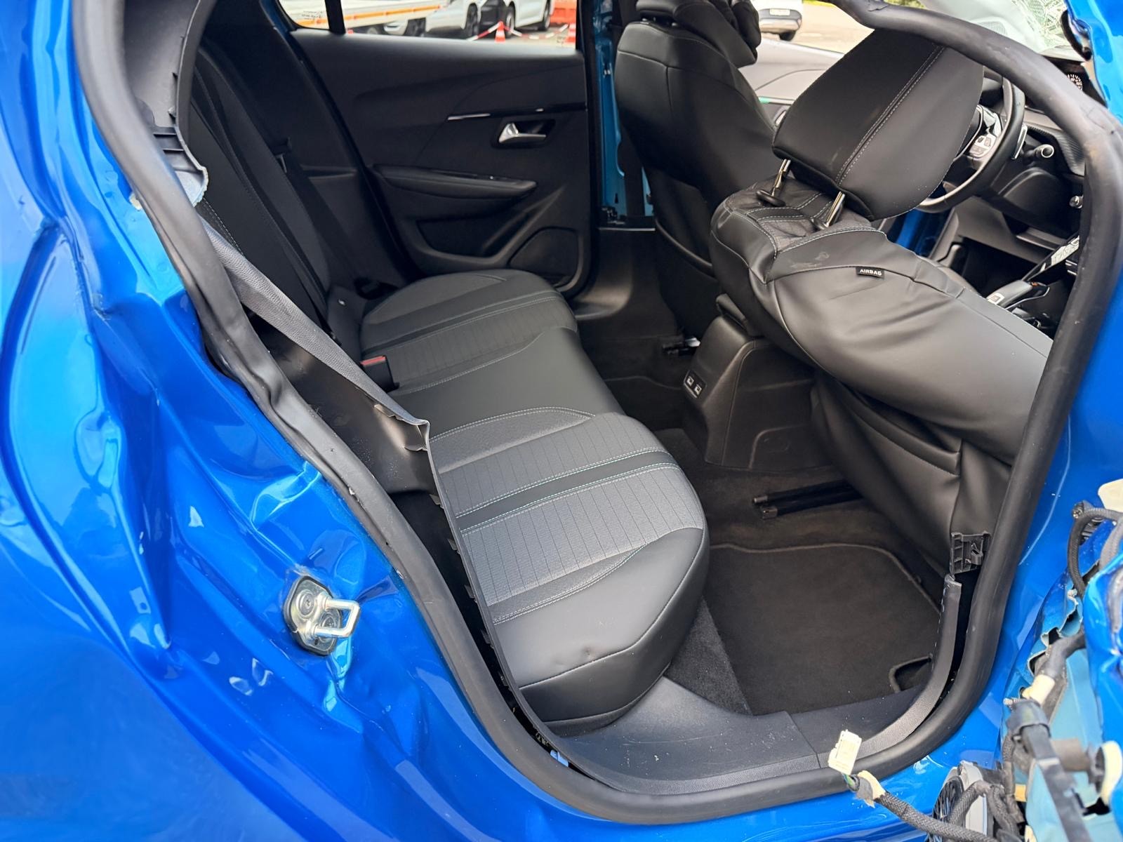 PEUGEOT 208 1.2 PureTech Allure Pack EAT8-image-13