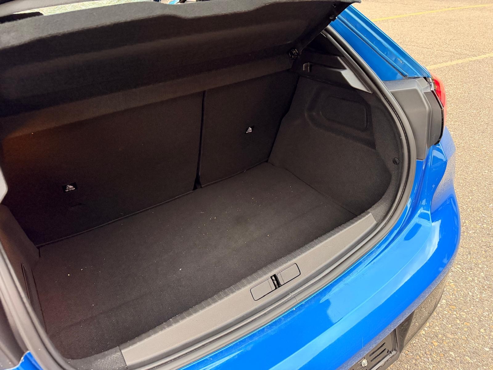 PEUGEOT 208 1.2 PureTech Allure Pack EAT8-image-12