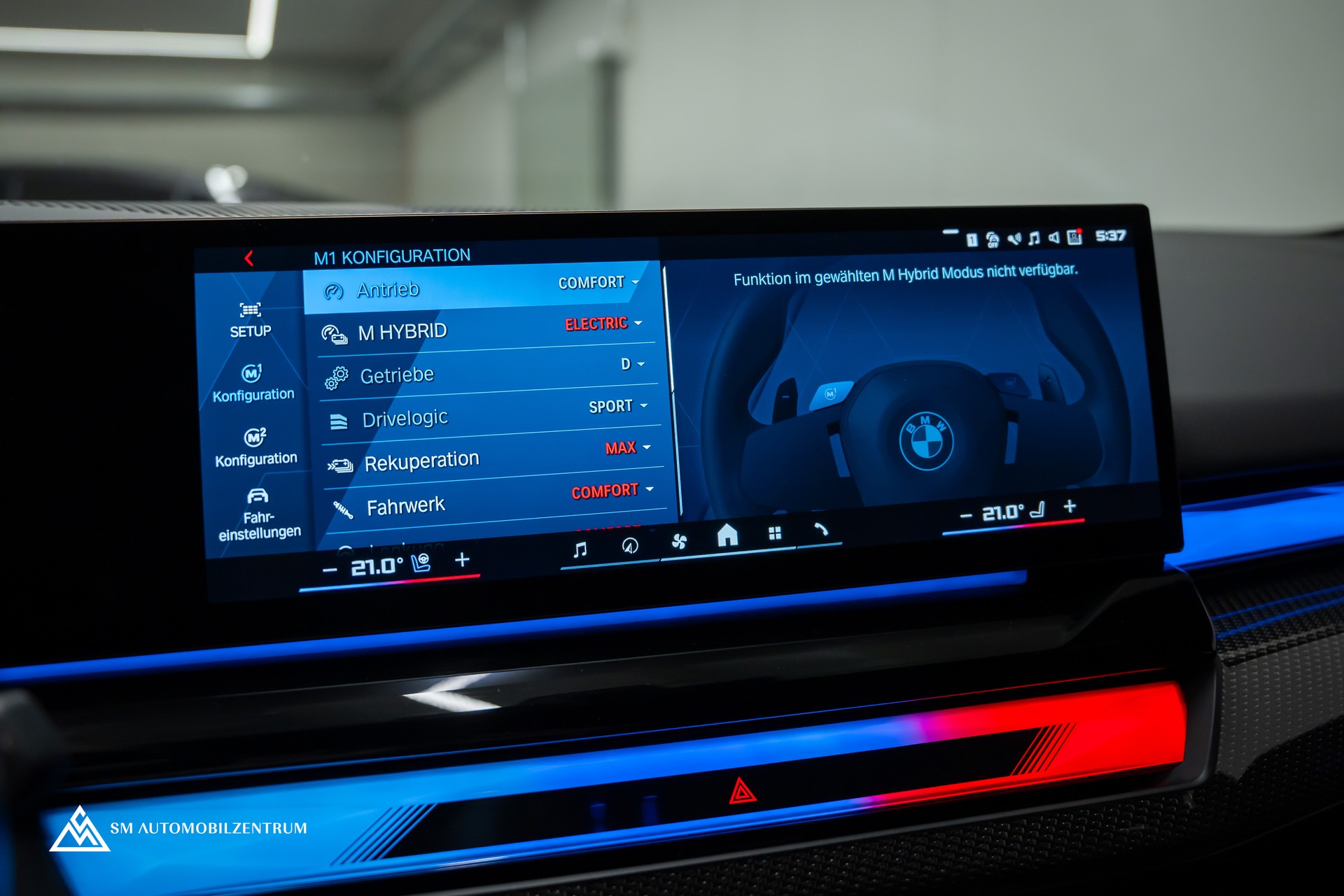 BMW M5 xDrive / CH / Carbon Exterieur & Interieur / 360° / Head-Up / Sitzbelüftung-image-50