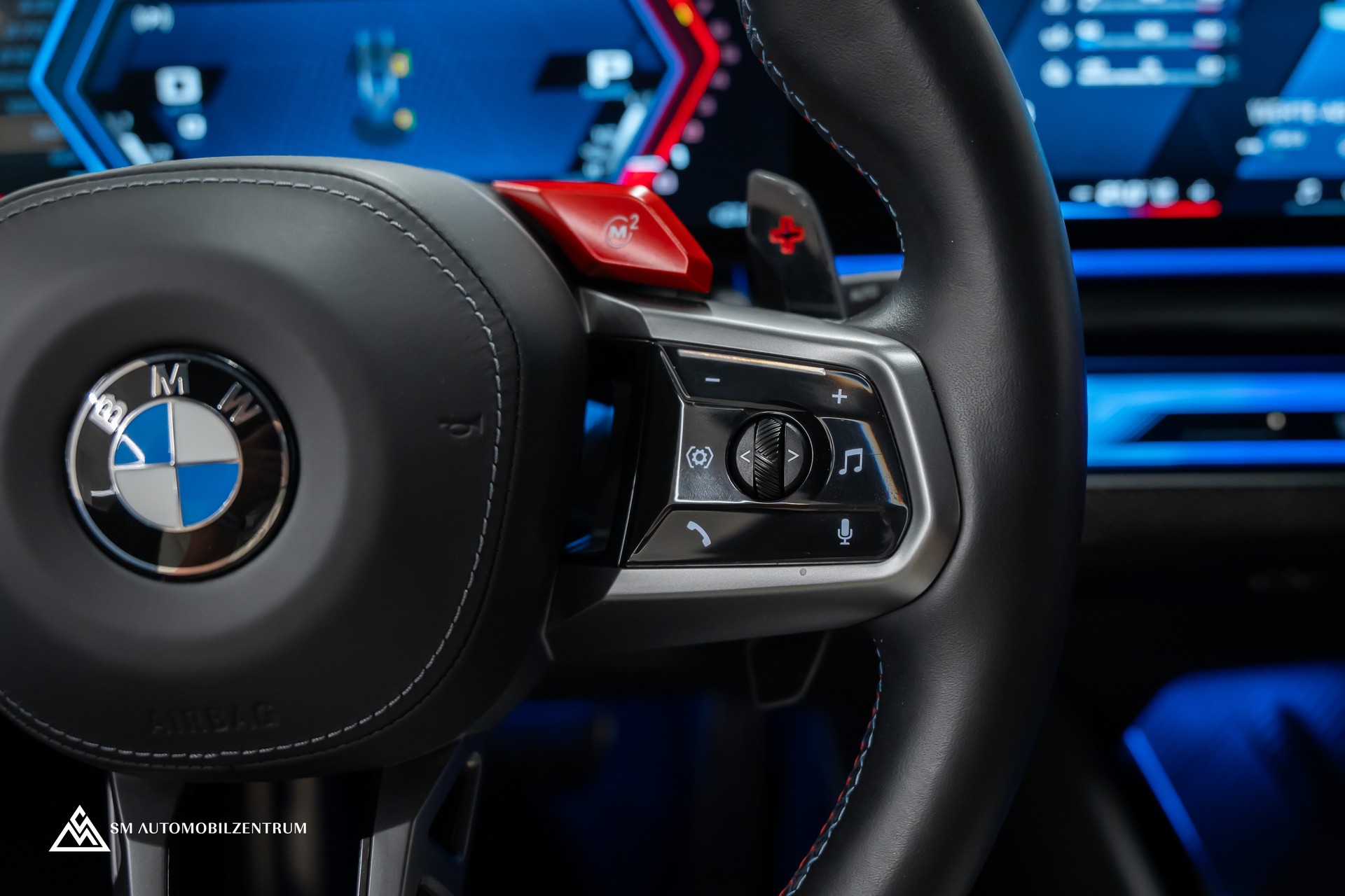 BMW M5 xDrive / CH / Carbon Exterieur & Interieur / 360° / Head-Up / Sitzbelüftung-image-36