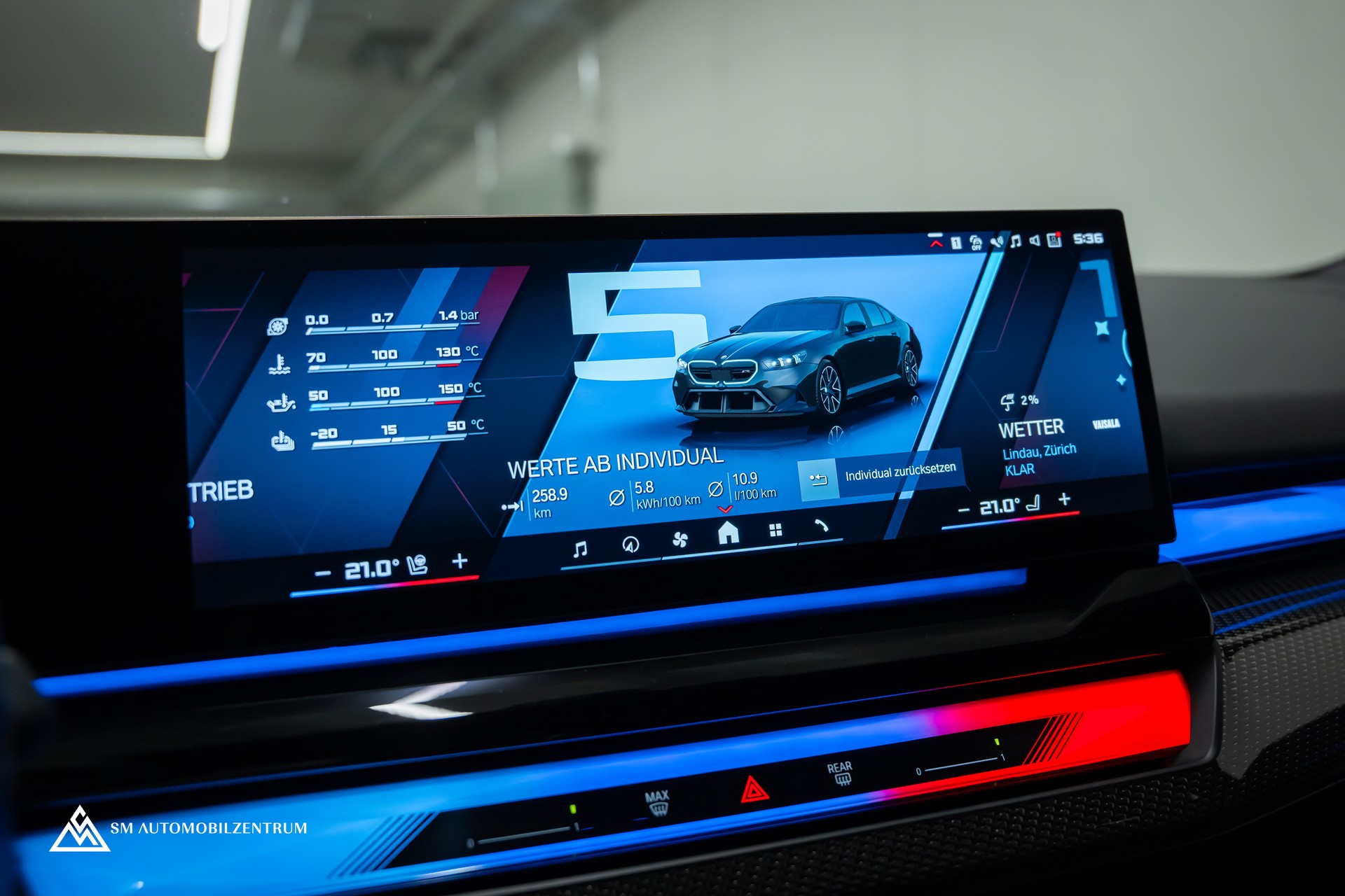BMW M5 xDrive / CH / Carbon Exterieur & Interieur / 360° / Head-Up / Sitzbelüftung-image-42