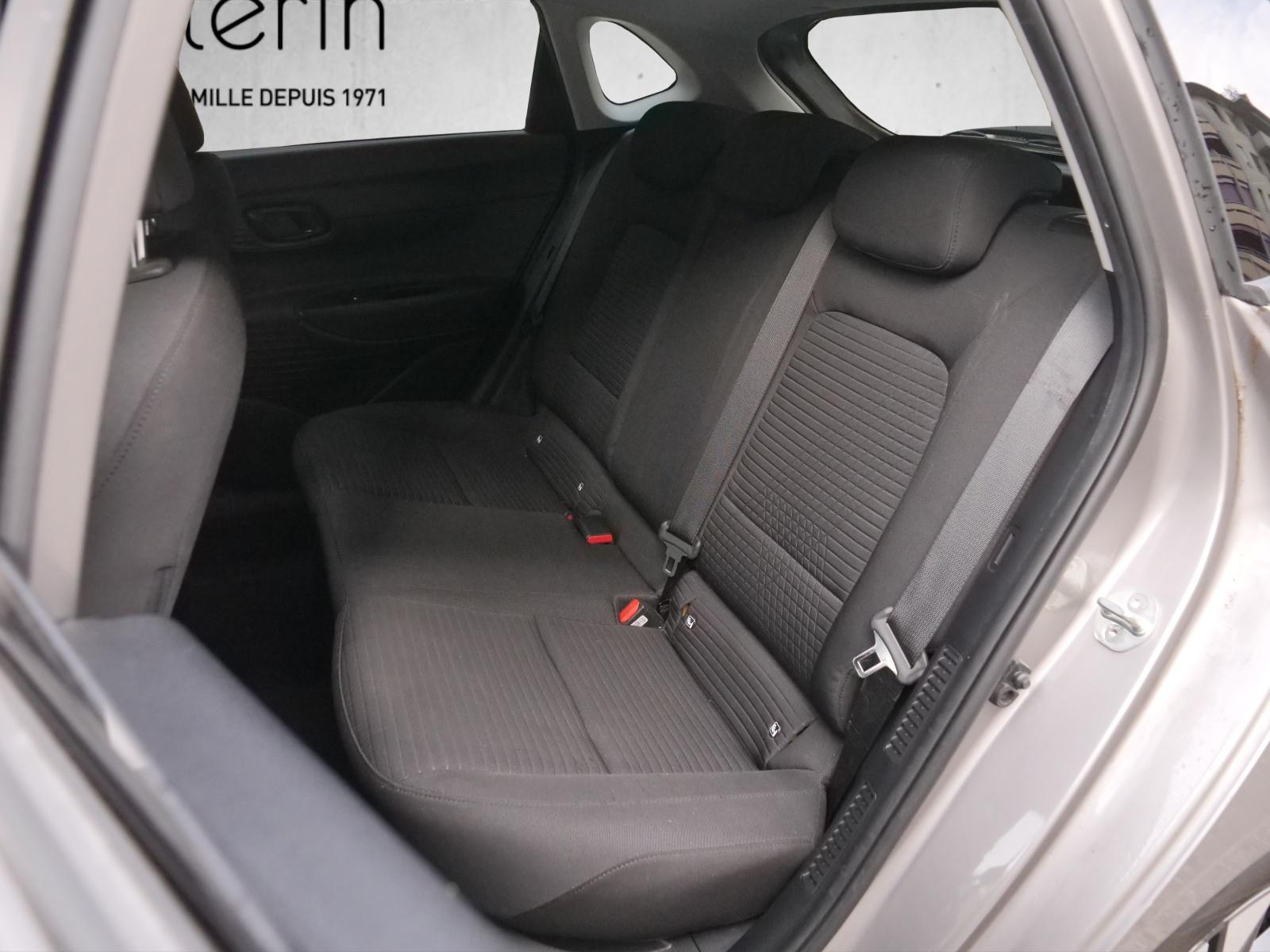 HYUNDAI i20 1.0 T-GDi 120 Amplia-image-10